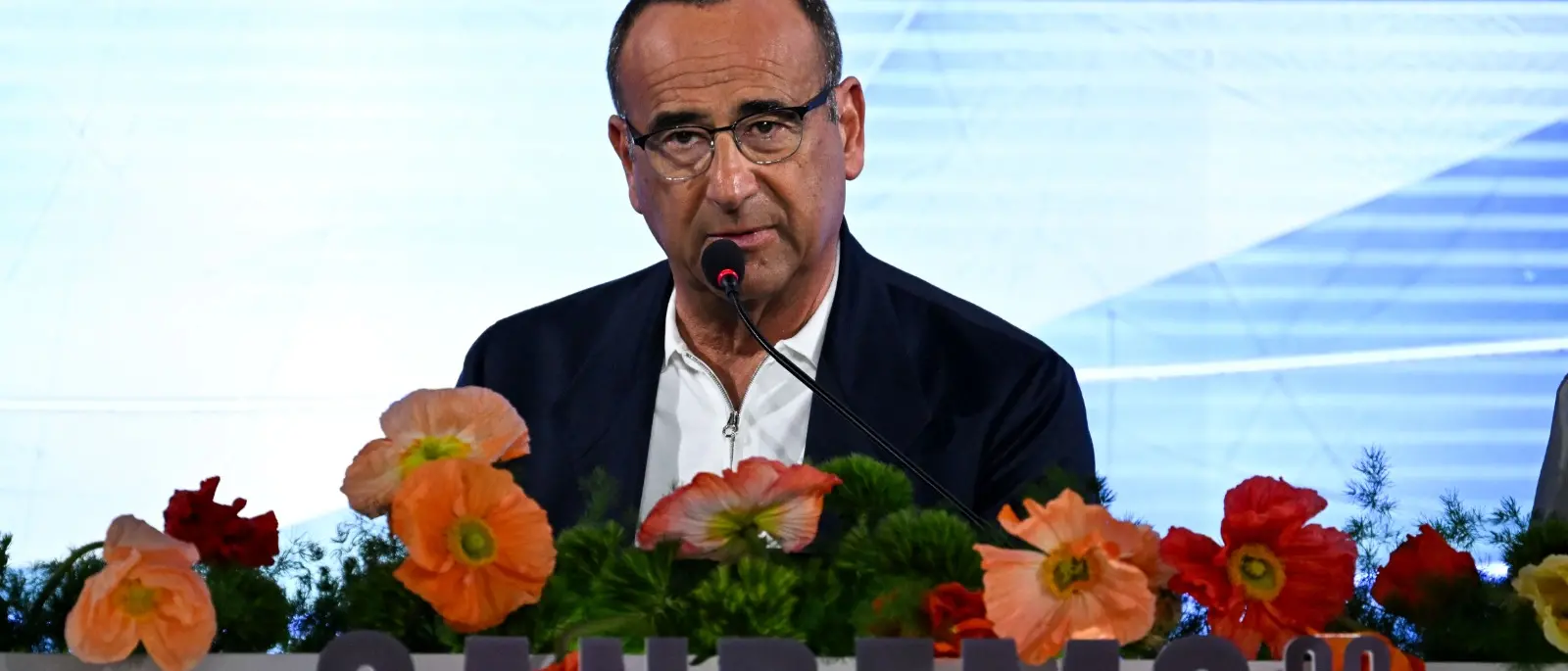 Festival al via con 30 cantanti in gara: cronometro alla mano per Carlo Conti per chiudere entro l’1.20\n