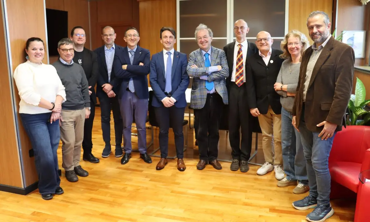 Unical entra in Solaris: via al radiotelescopio solare da 1,5 milioni, intitolato a Carbone\n