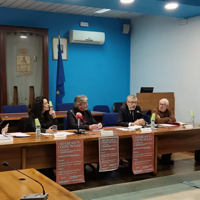 A Bagnara il duello tra No e Si sugli equilibri dello Stato. Lombardo: «Riforma ipocrita»\n