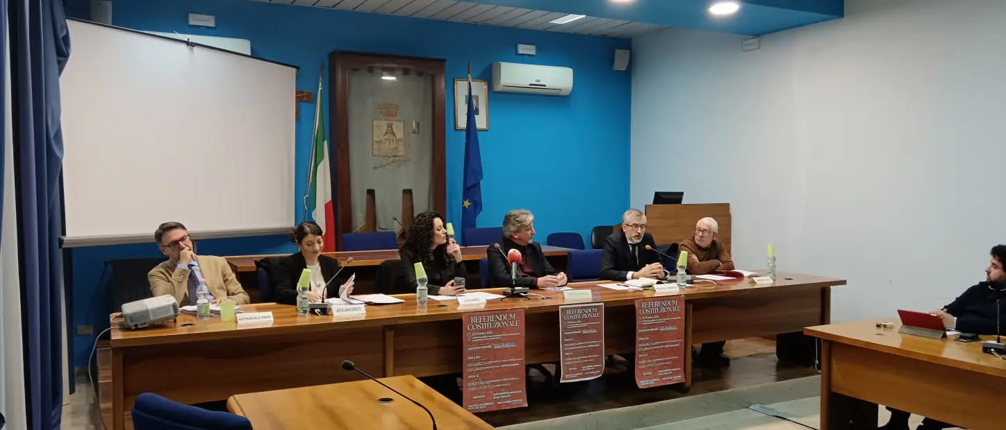 A Bagnara il duello tra No e Si sugli equilibri dello Stato. Lombardo: «Riforma ipocrita»\n