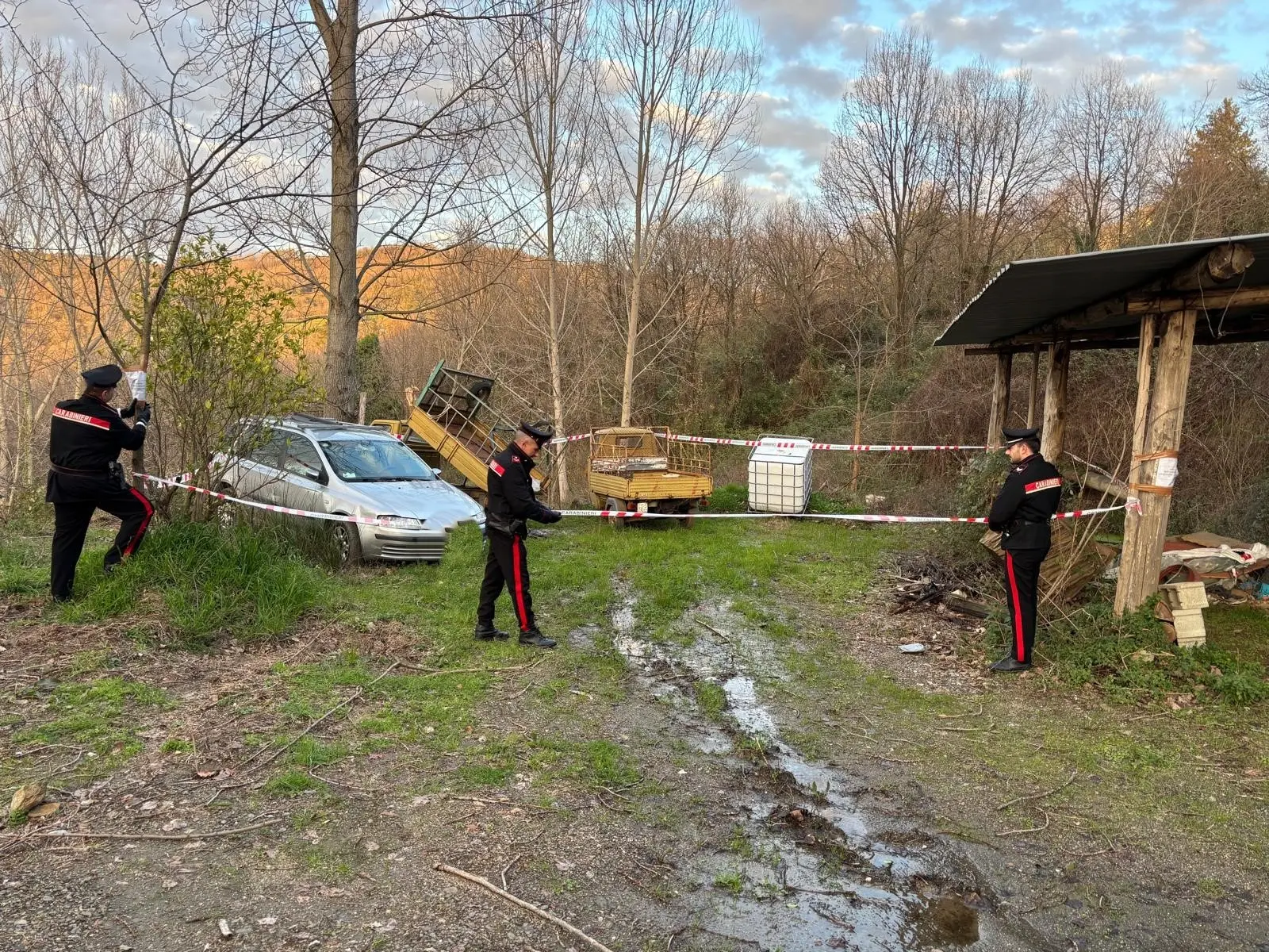 Discarica abusiva a Motta Santa Lucia, denunciate due persone e area posta sotto sequestro\n