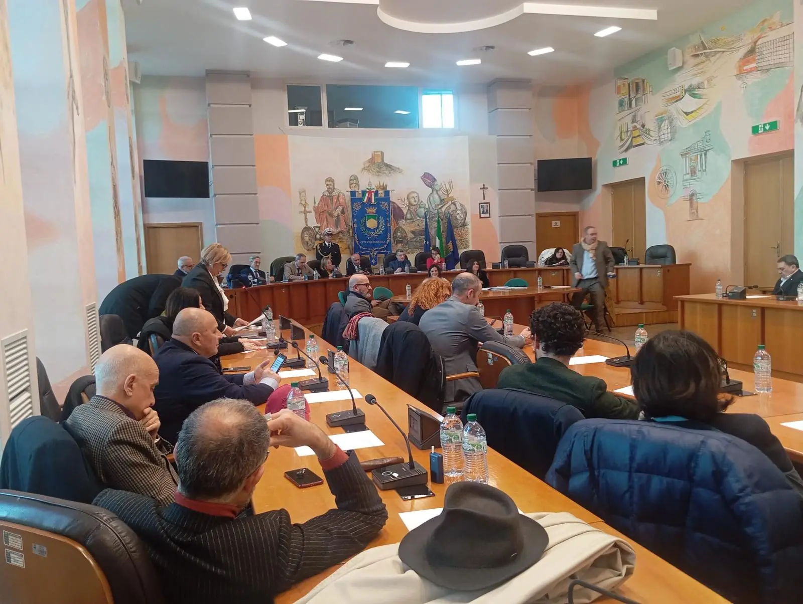 Cosenza, il Consiglio comunale approva le modifiche del canone sul suolo pubblico\n