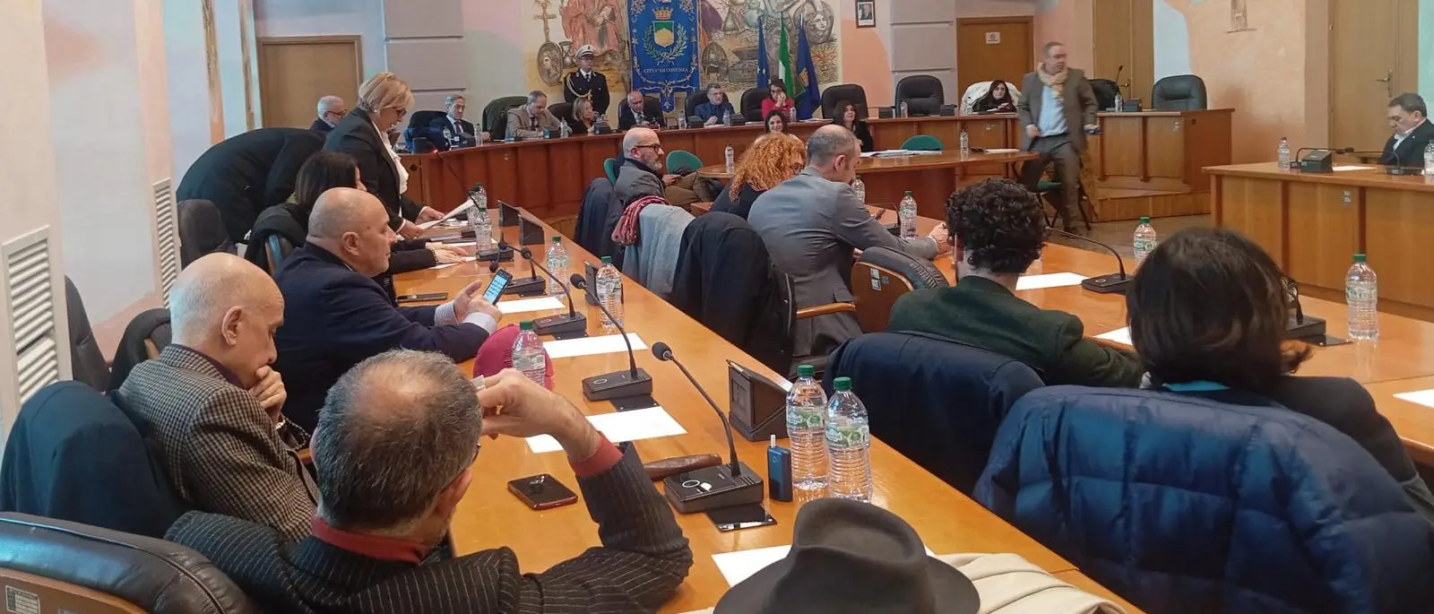 Cosenza, il Consiglio comunale approva le modifiche del canone sul suolo pubblico\n