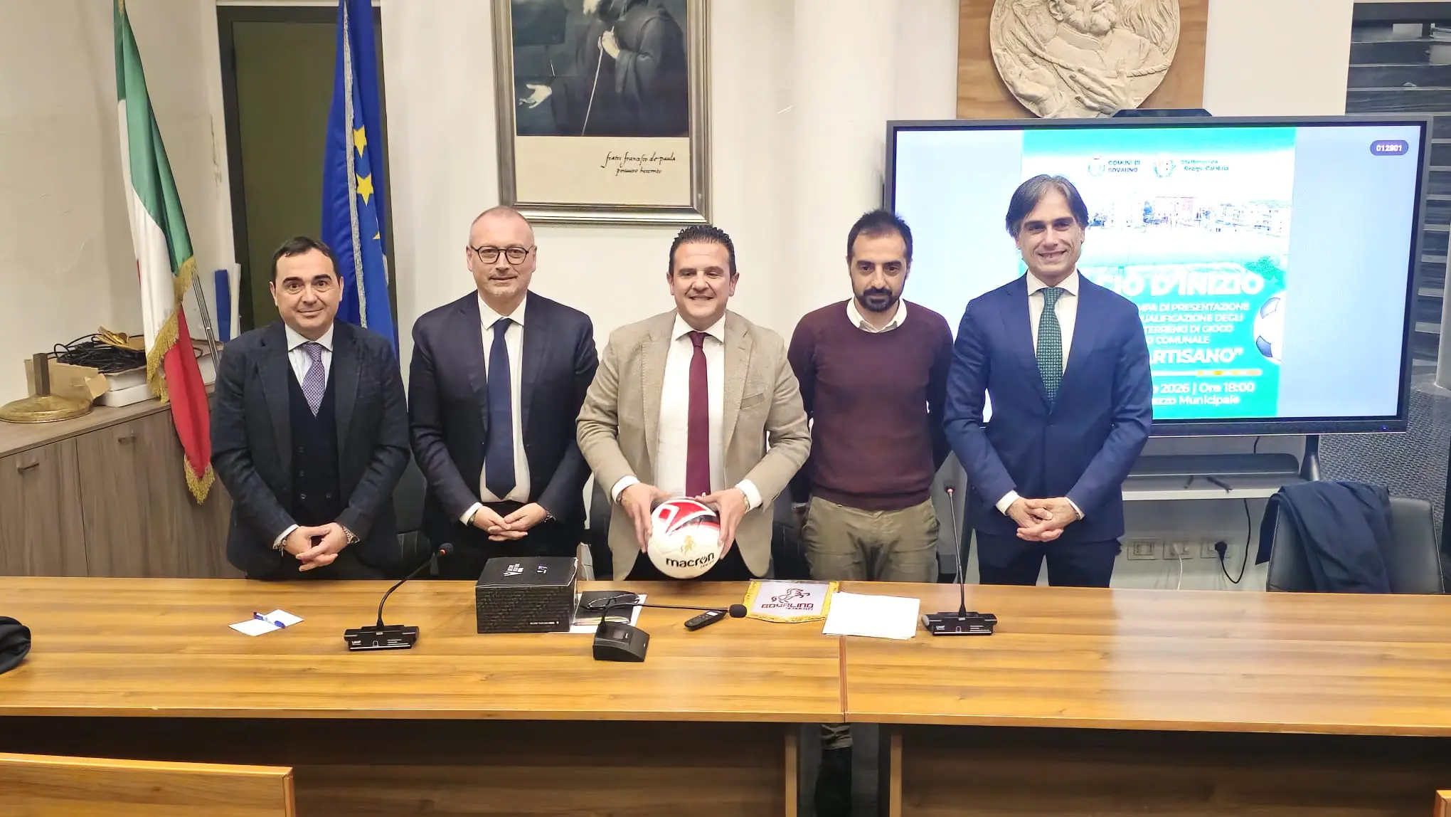 Bovalino,\u00A0presentati i lavori per il nuovo terreno di gioco dello Stadio “Lollò Cartisano”\n