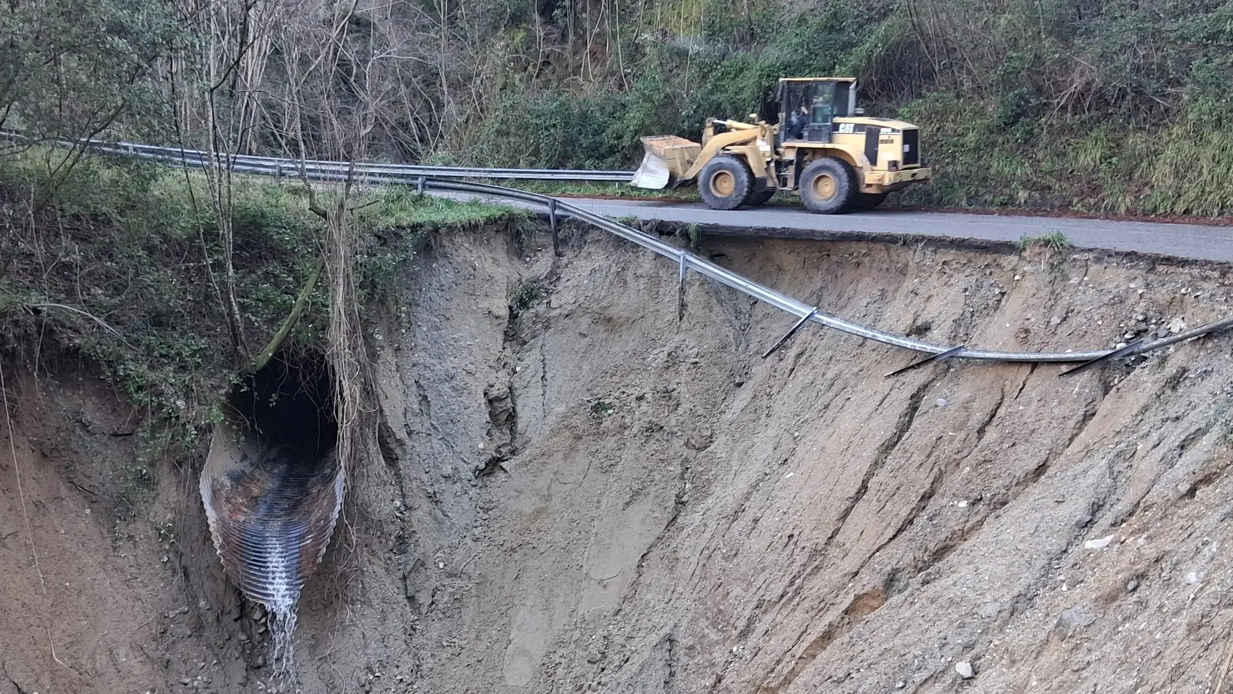 <p>Territori devastati dopo l’ondata di maltempo, a <span style=\"color:hsl(0, 75%, 60%);\">Scigliano</span> è emergenza totale</p>