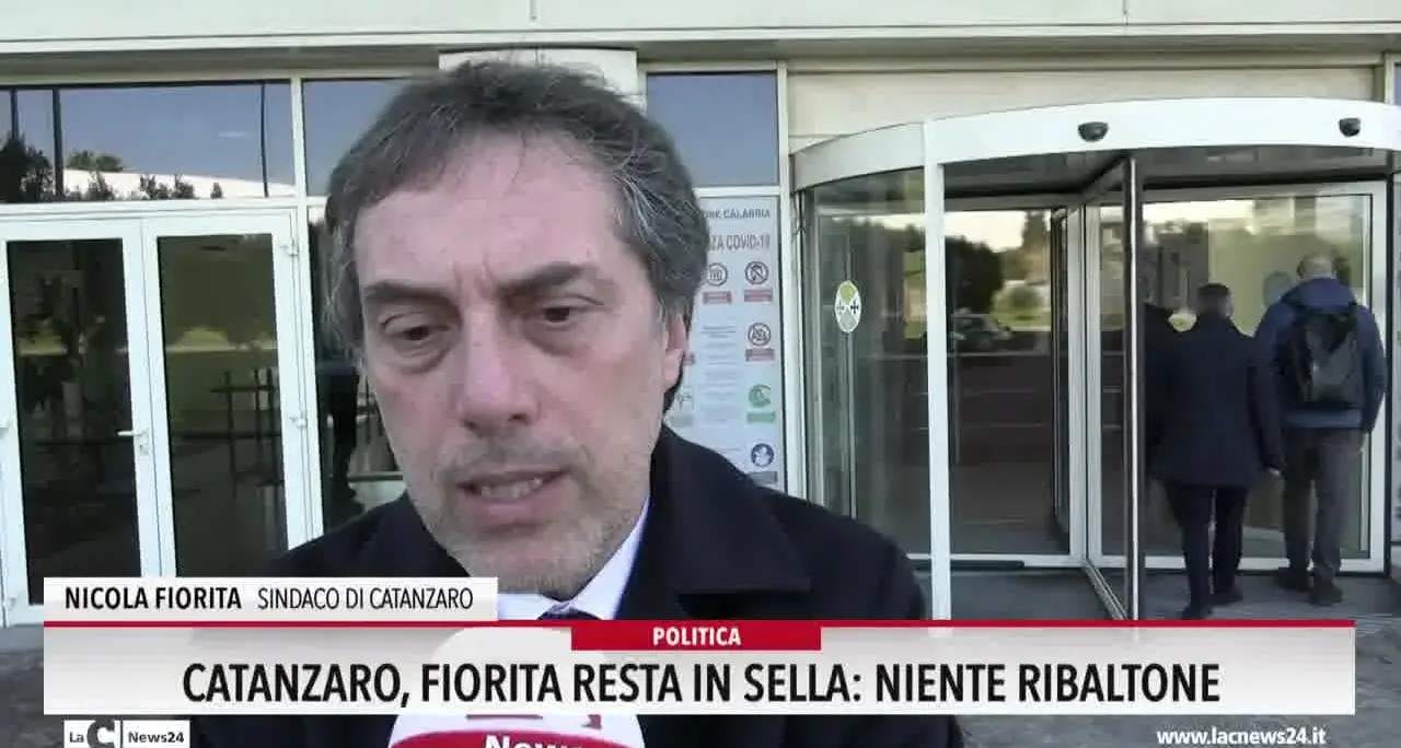 Catanzaro, Fiorita resta in sella: niente ribaltone