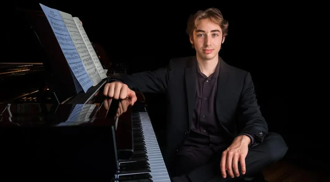 Il pianista Josef Edoardo Mossali atteso a Vibo: è tra i protagonisti del festival Giovani talenti musicali nel mondo\n