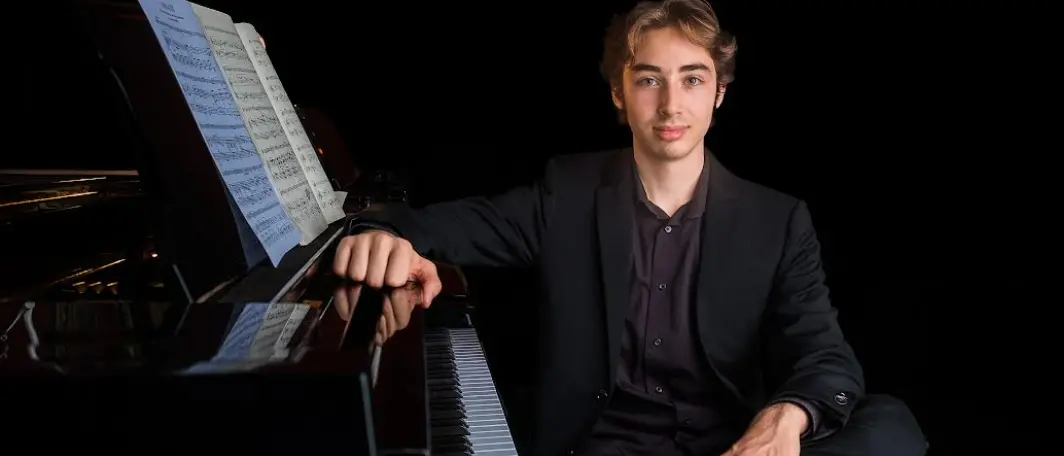 Il pianista Josef Edoardo Mossali atteso a Vibo: è tra i protagonisti del festival Giovani talenti musicali nel mondo\n
