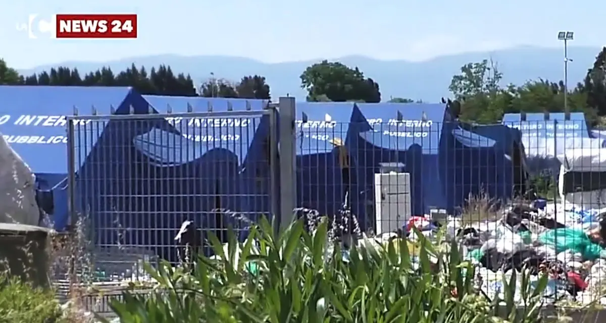 San Ferdinando, lite nella tendopoli degenera in accoltellamento: denunciato un uomo\n