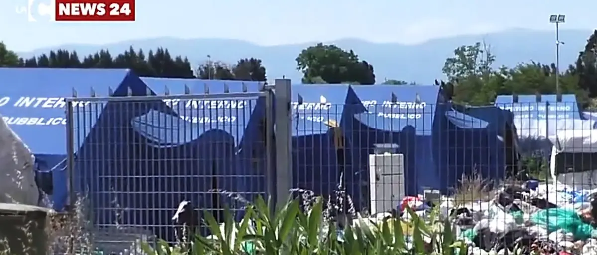 San Ferdinando, lite nella tendopoli degenera in accoltellamento: denunciato un uomo\n