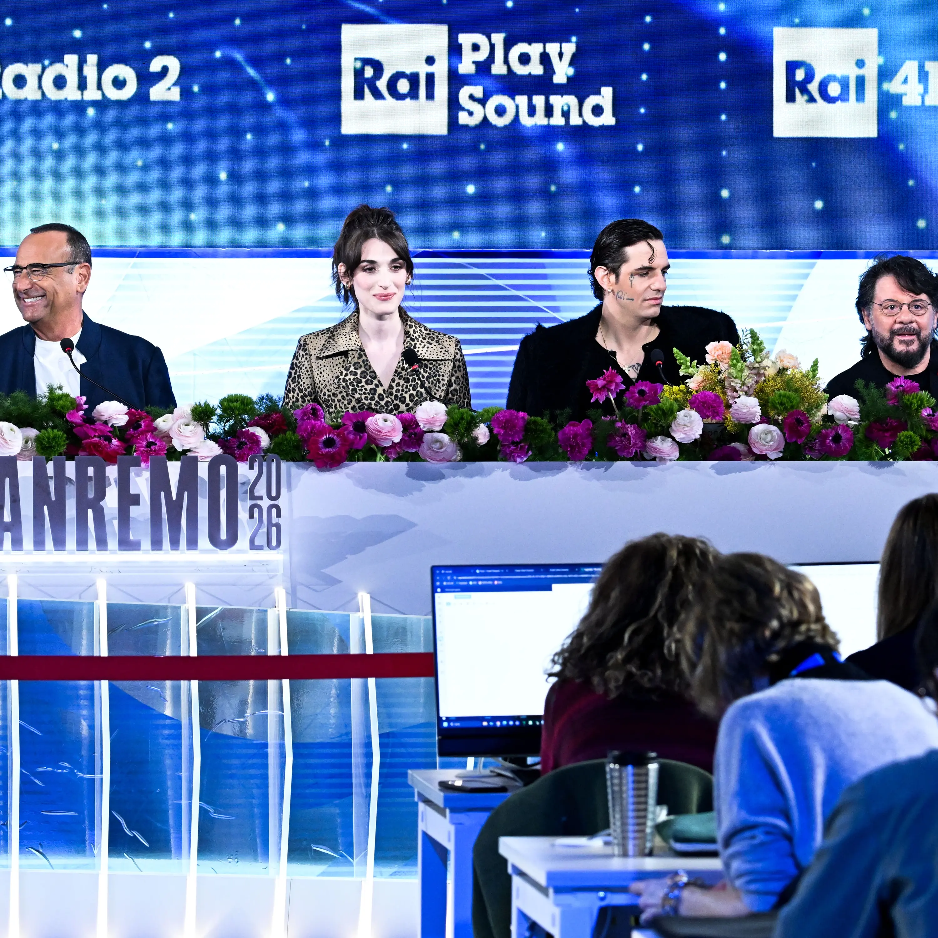 Sanremo 2026, seconda serata: solo 15 Big, parte il televoto e l’Ariston si riempie di co-conduttori, sfide e duetti\n