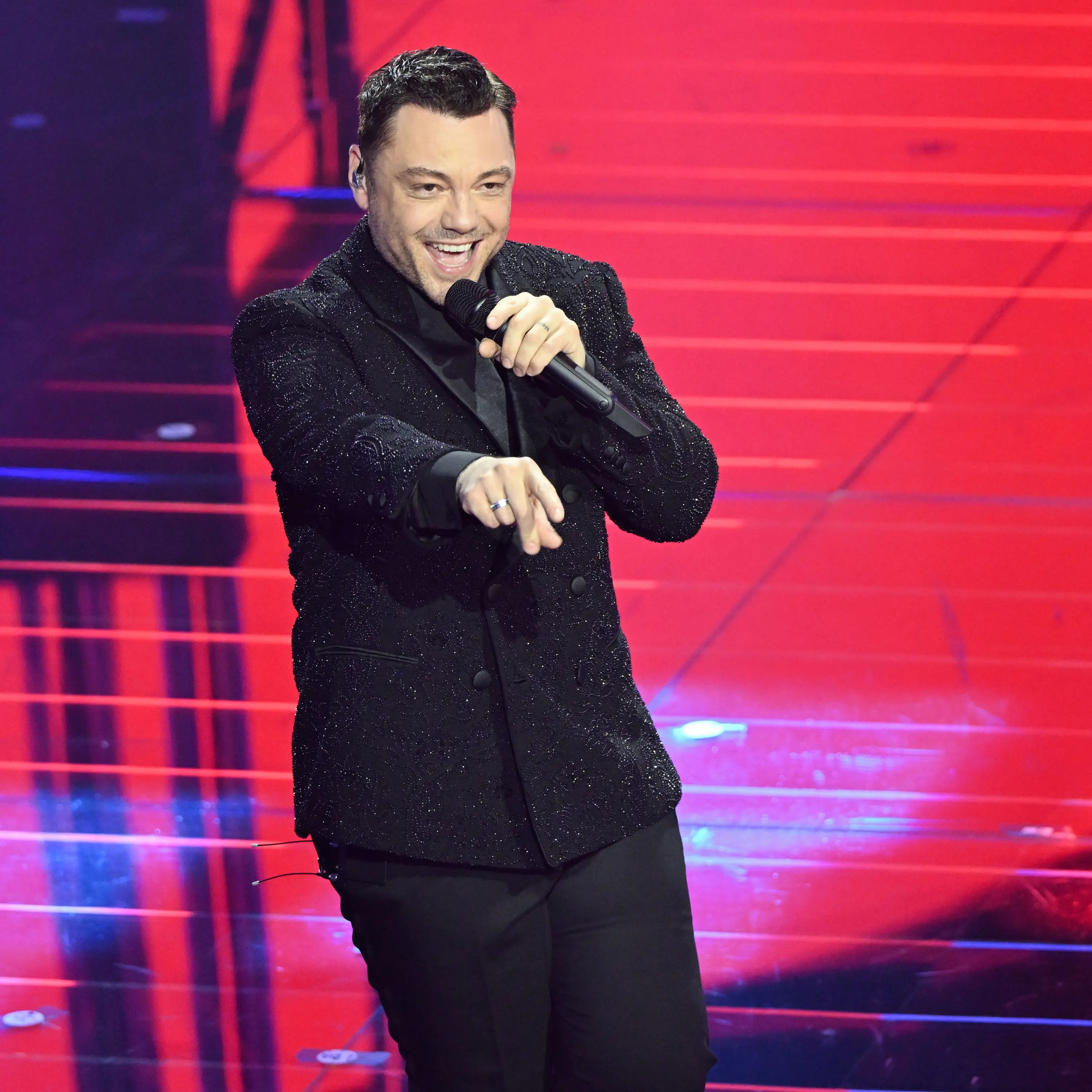 Tiziano Ferro, la rinascita dopo la tempesta: tra divorzio, nuove scelte e un disco che racconta la verità\n