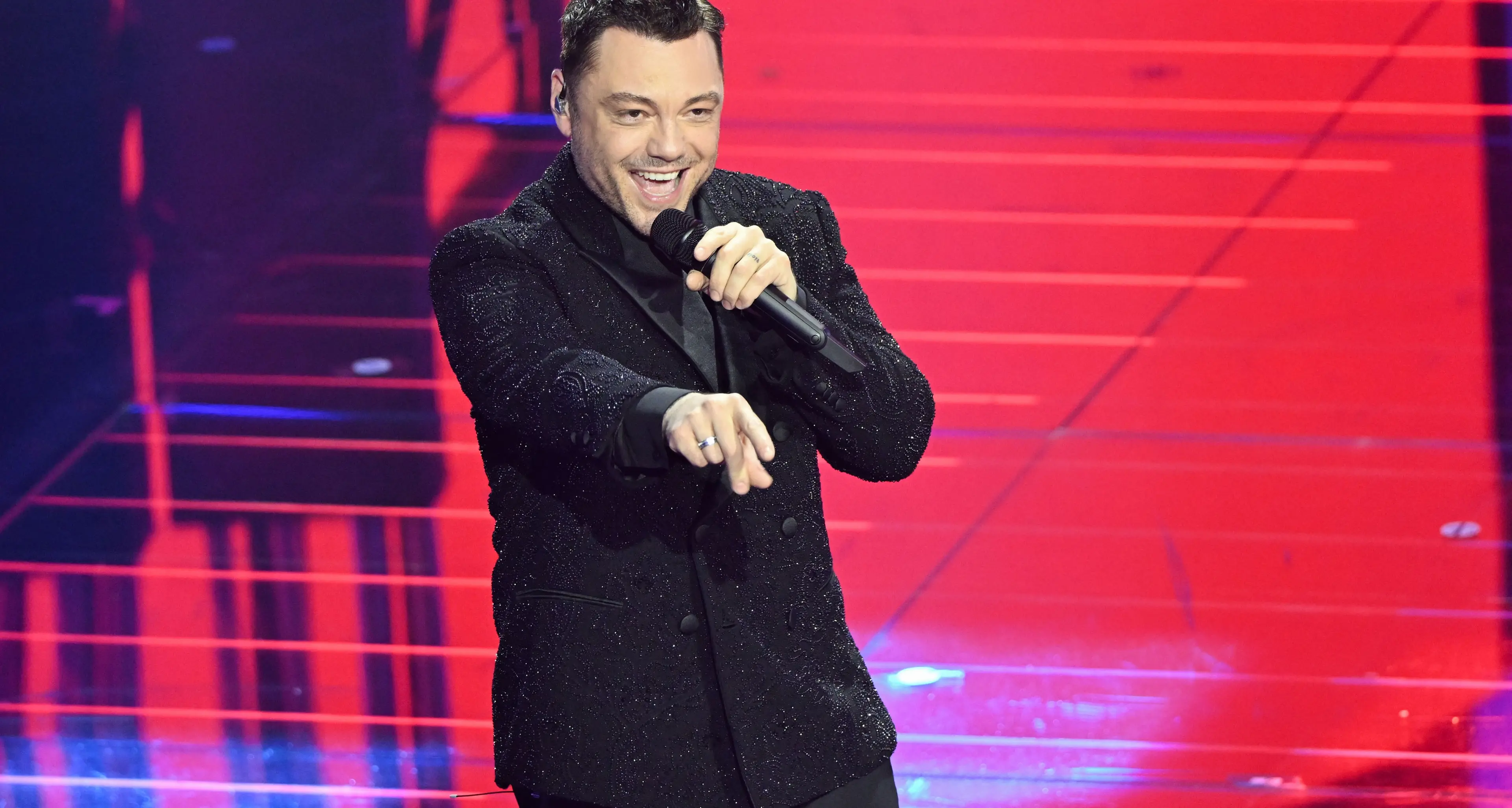Tiziano Ferro, la rinascita dopo la tempesta: tra divorzio, nuove scelte e un disco che racconta la verità\n