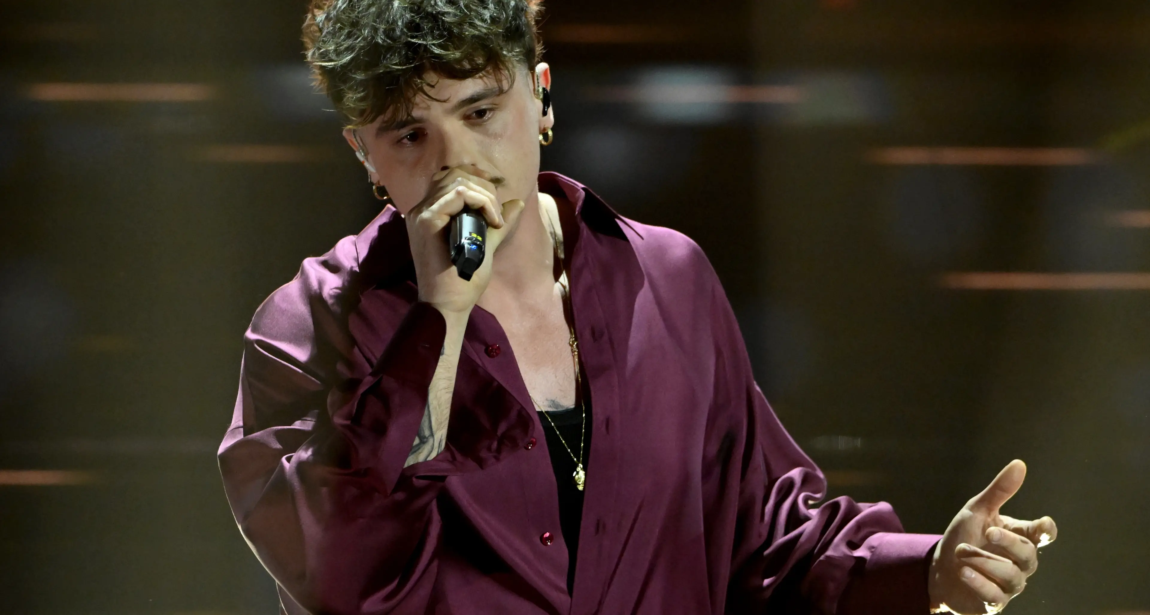 Olly tra Belén e Benedetta Quagli: a Sanremo esplode il gossip, basta un like e il web impazzisce\n