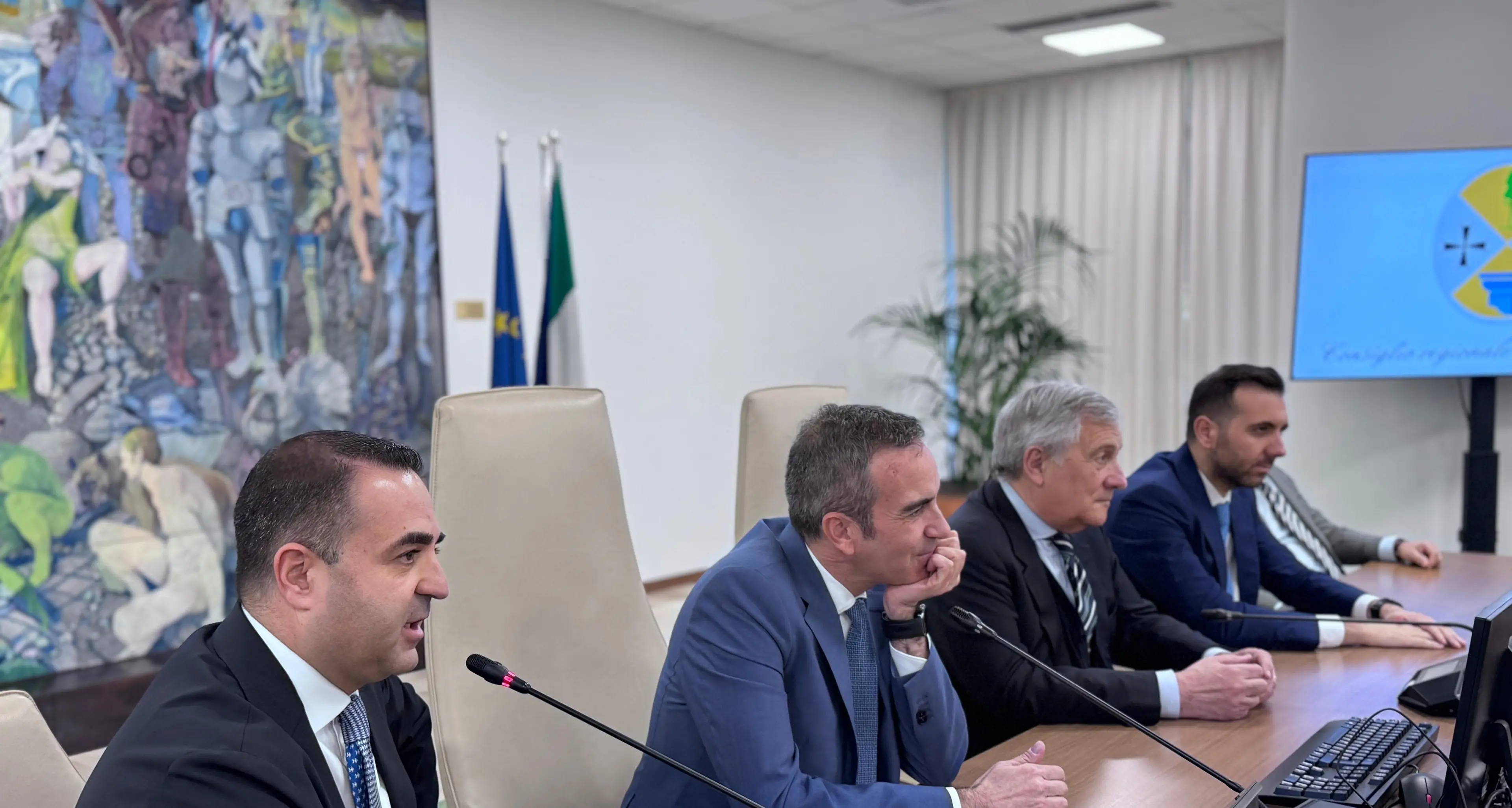 Autogol e divisioni: il centrodestra a Reggio Calabria e Catanzaro è peggio del Pd e litiga su sindaci e candidati