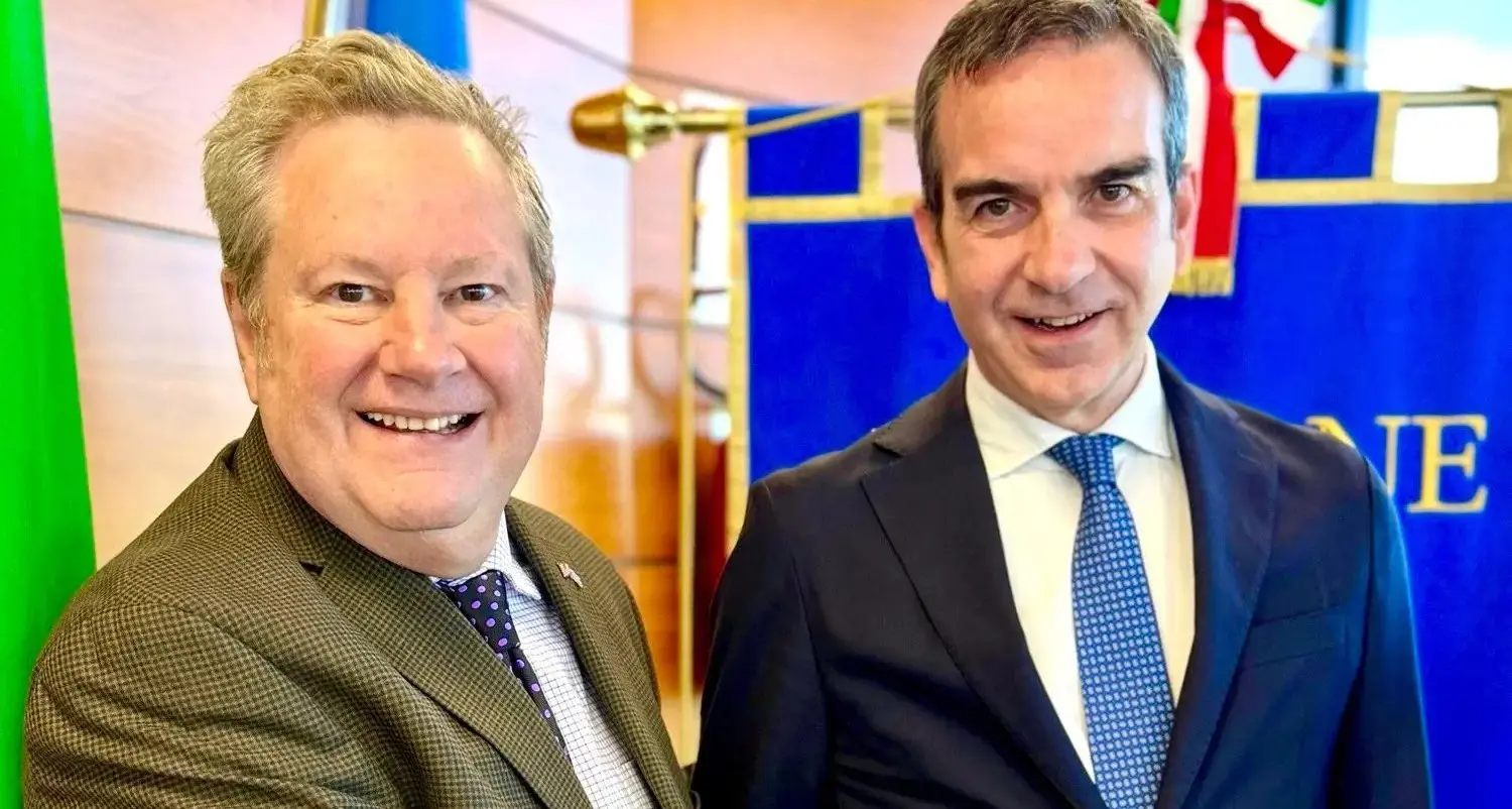 <p>Addio ai medici cubani? I dubbi sulla visita dell'ambasciatore Usa a Occhiuto: «Non era legittimato a venire in Calabria»</p>