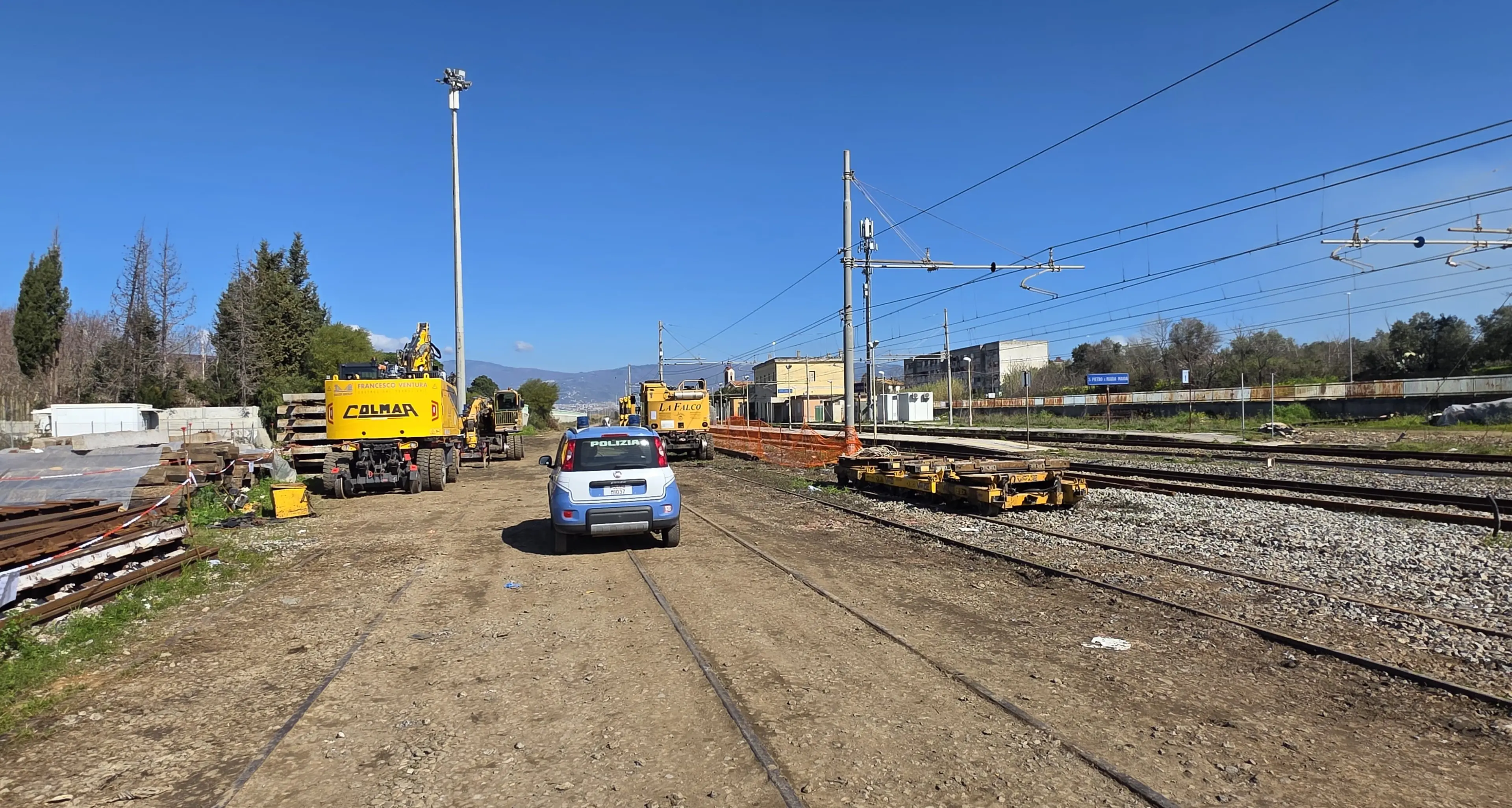 Polfer di Lamezia Terme, deferite quattro persone per il reato di furto aggravato\u00A0all’interno del cantiere di una ditta appaltatrice per RFI\n