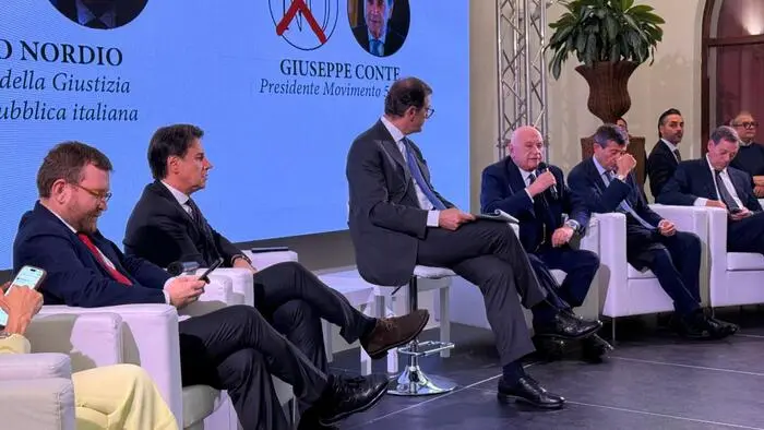 Riforma della giustizia, a Palermo scintille tra Nordio e Conte. Tensioni nel centrodestra sul Sì\n