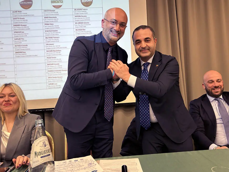 Cannizzaro senza freni: «Caruso chi? Lui e Falcomatà possono stringersi la mano per i fallimenti a Cosenza e Reggio»