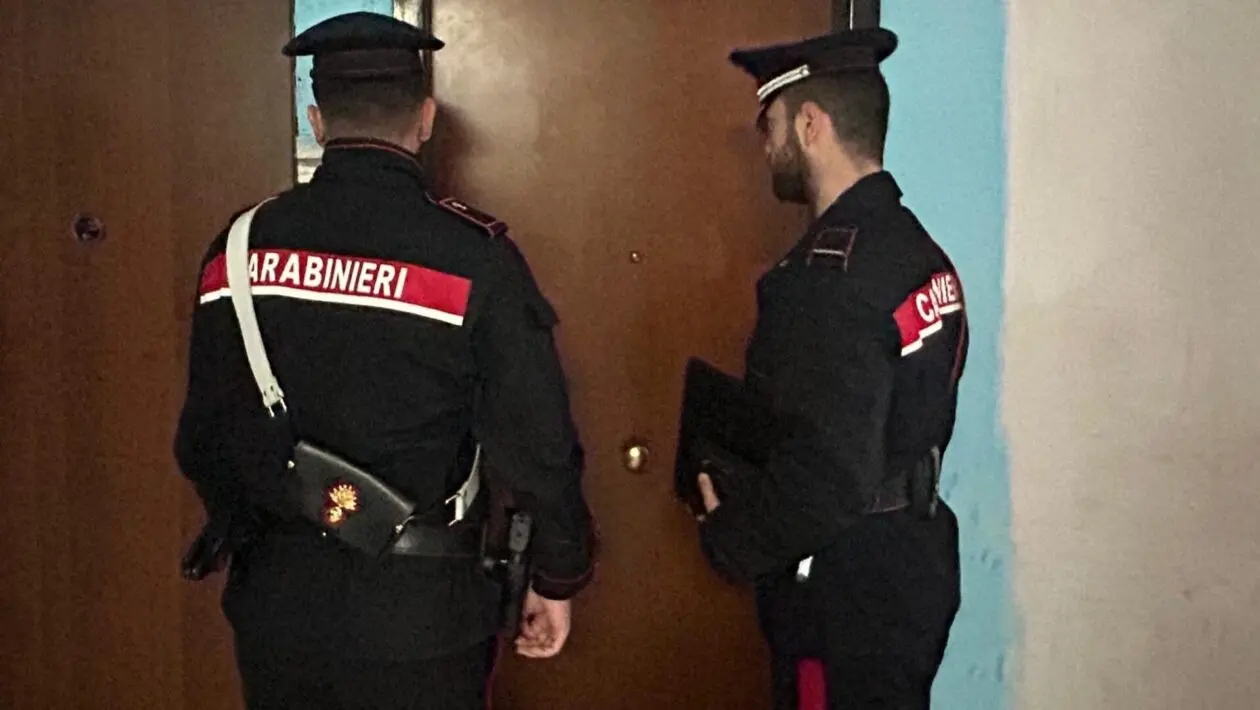 Mantova, deve eseguire sfratto esecutivo: ufficiale giudiziario trova inquilino impiccato\n