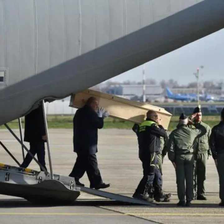 Quanto vale una vita? La Svizzera stanzia 55 mila euro per le famiglie delle vittime del rogo di Crans-Montana e per i 115 feriti\n