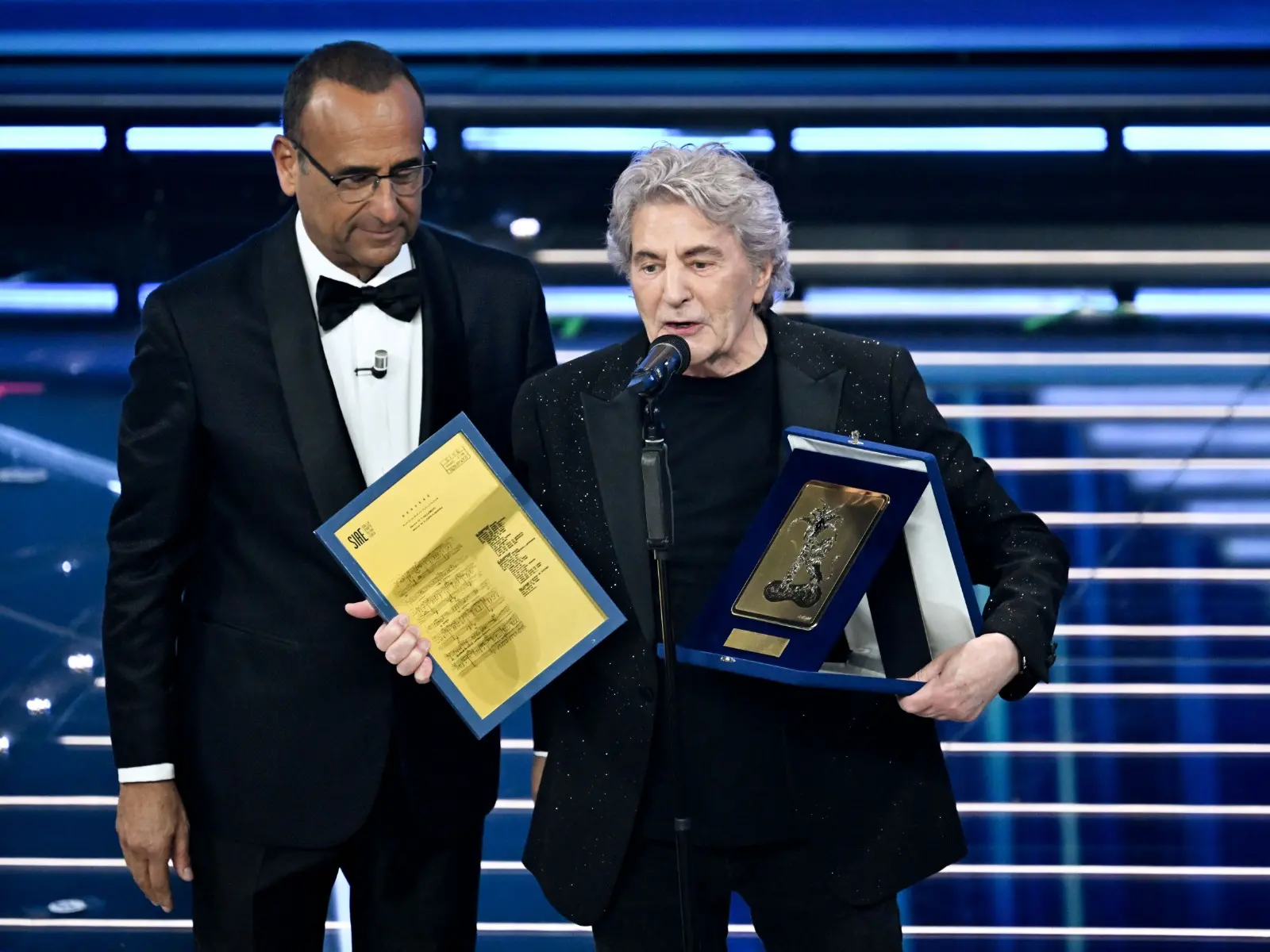 Sanremo, una seconda serata tra ricordi e routine: Leali infiamma l’Ariston ma il resto scorre senza scosse\n