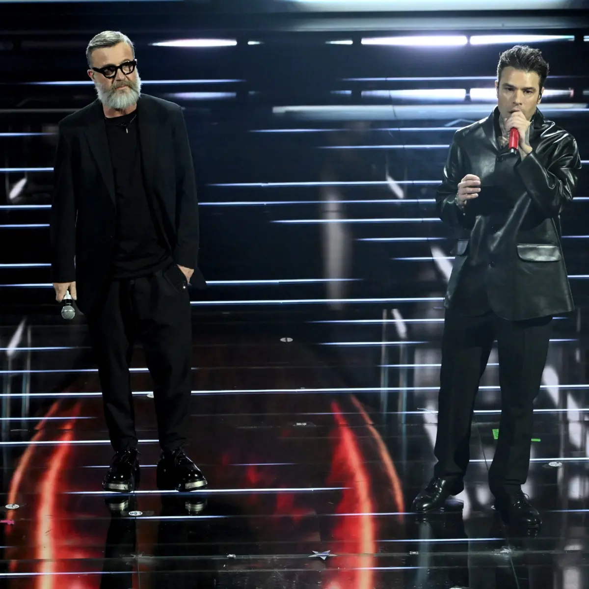 Fedez e Achille Lauro, gelo sul palco dell’Ariston: presentazione saltata, voci di tradimento e il fantasma di Chiara Ferragni\n