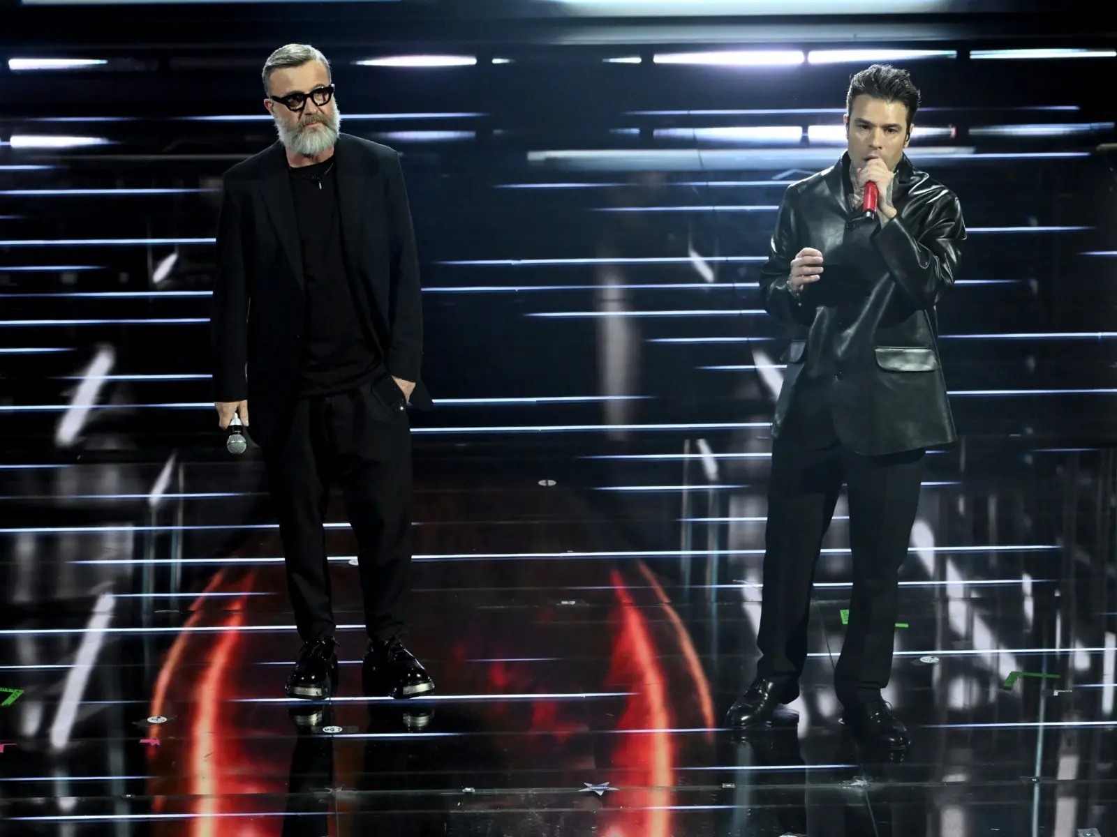 Fedez e Achille Lauro, gelo sul palco dell’Ariston: presentazione saltata, voci di tradimento e il fantasma di Chiara Ferragni\n