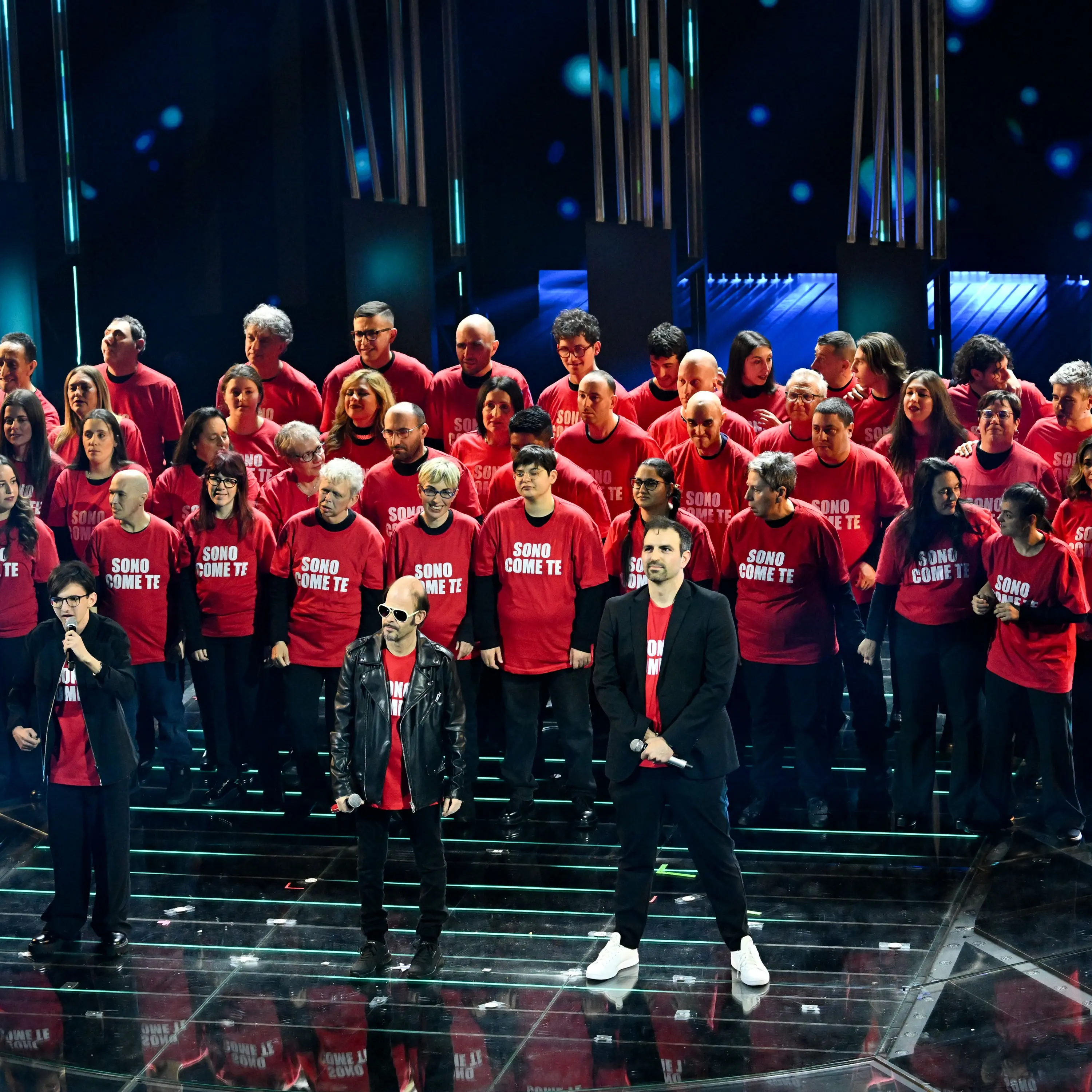 Il Coro Anffas illumina Sanremo,\u00A0all’Ariston la musica che sa di inclusione: “Si può dare di più”\u00A0diventa un inno ai diritti\n