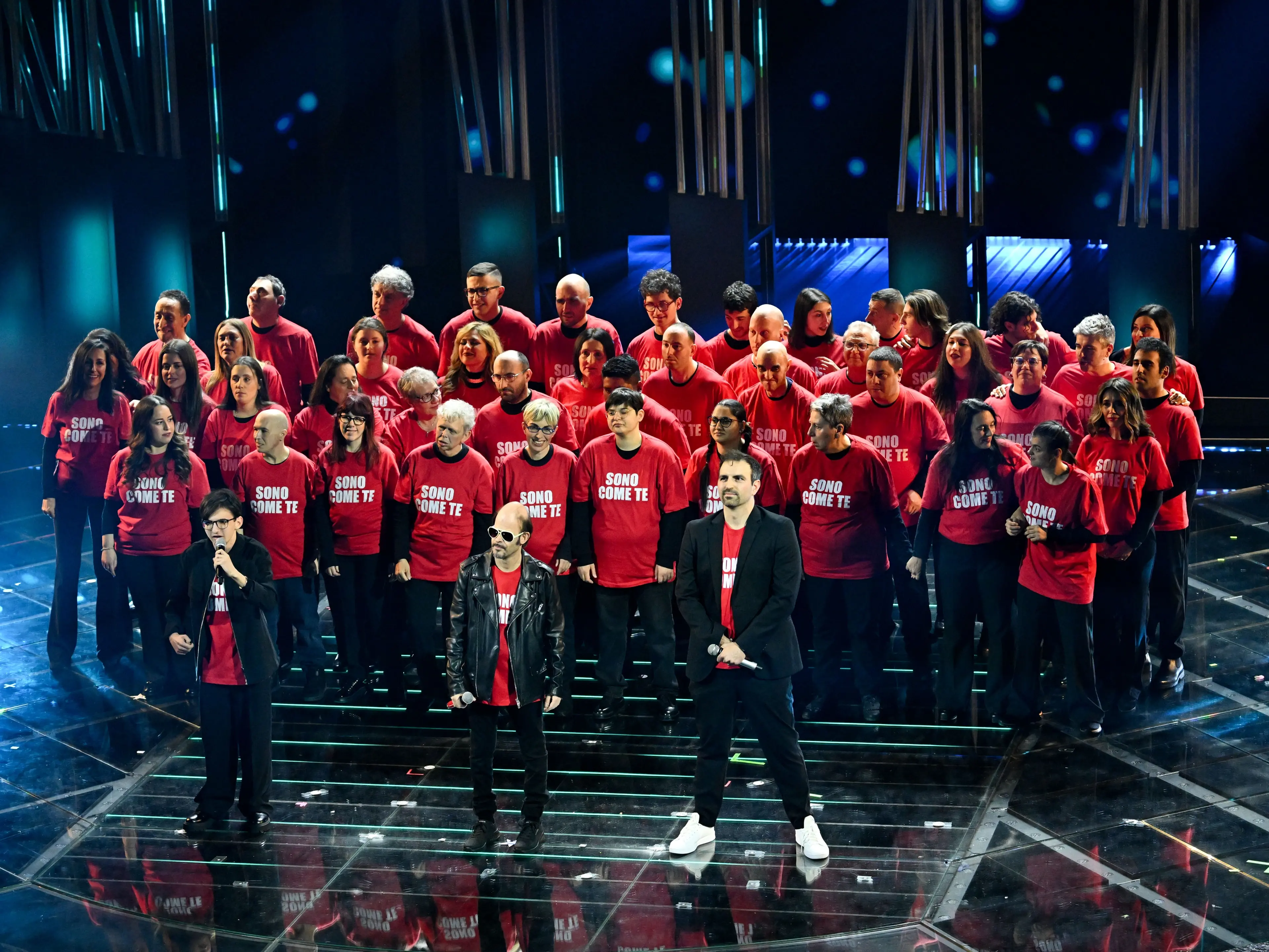 Il Coro Anffas illumina Sanremo,\u00A0all’Ariston la musica che sa di inclusione: “Si può dare di più”\u00A0diventa un inno ai diritti\n