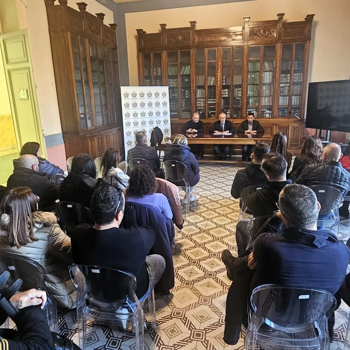 A Palazzo Alvaro l'incontro con i Tirocinanti, Versace: «La Città Metropolitana sta facendo la sua parte, ci aspettiamo che anche la Regione faccia lo stesso»\n