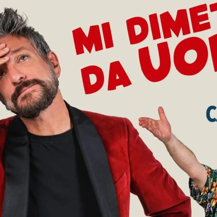 Sergio Assisi al Teatro comunale di Vibo: con lo spettacolo “Mi dimetto da uomo” scandaglia l’egoismo e i limiti umani\n