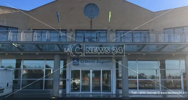 «All’aeroporto di Crotone voli SkyAlps garantiti fino al 31 agosto»,\u00A0l’allarme del Comitato: servono 15 milioni\n