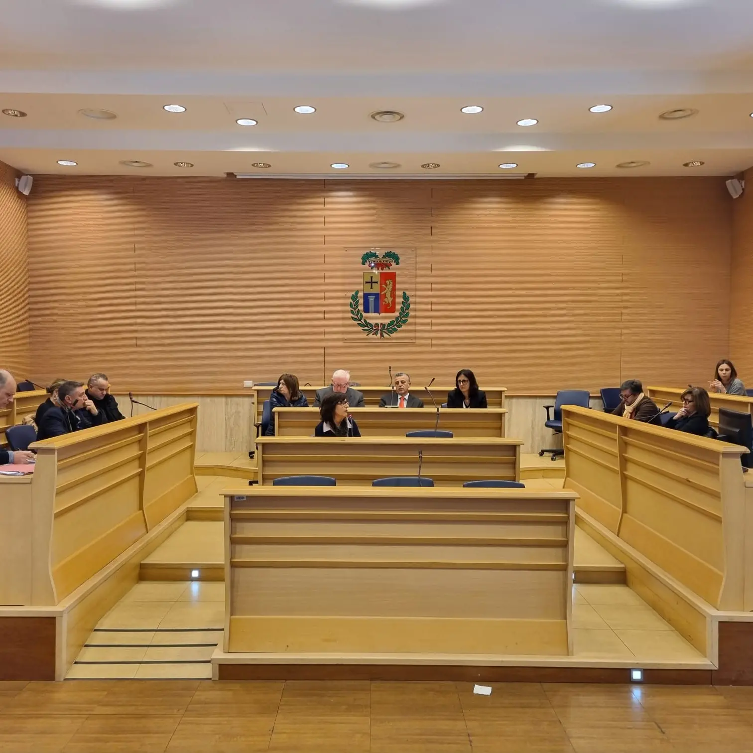 Provincia di Vibo, passano solo i debiti fuori bilancio mentre Dup e manovra vengono rinviati. Assegnate le deleghe ai consiglieri ma\u00A0Mangiardi e Tulino non accettano\n