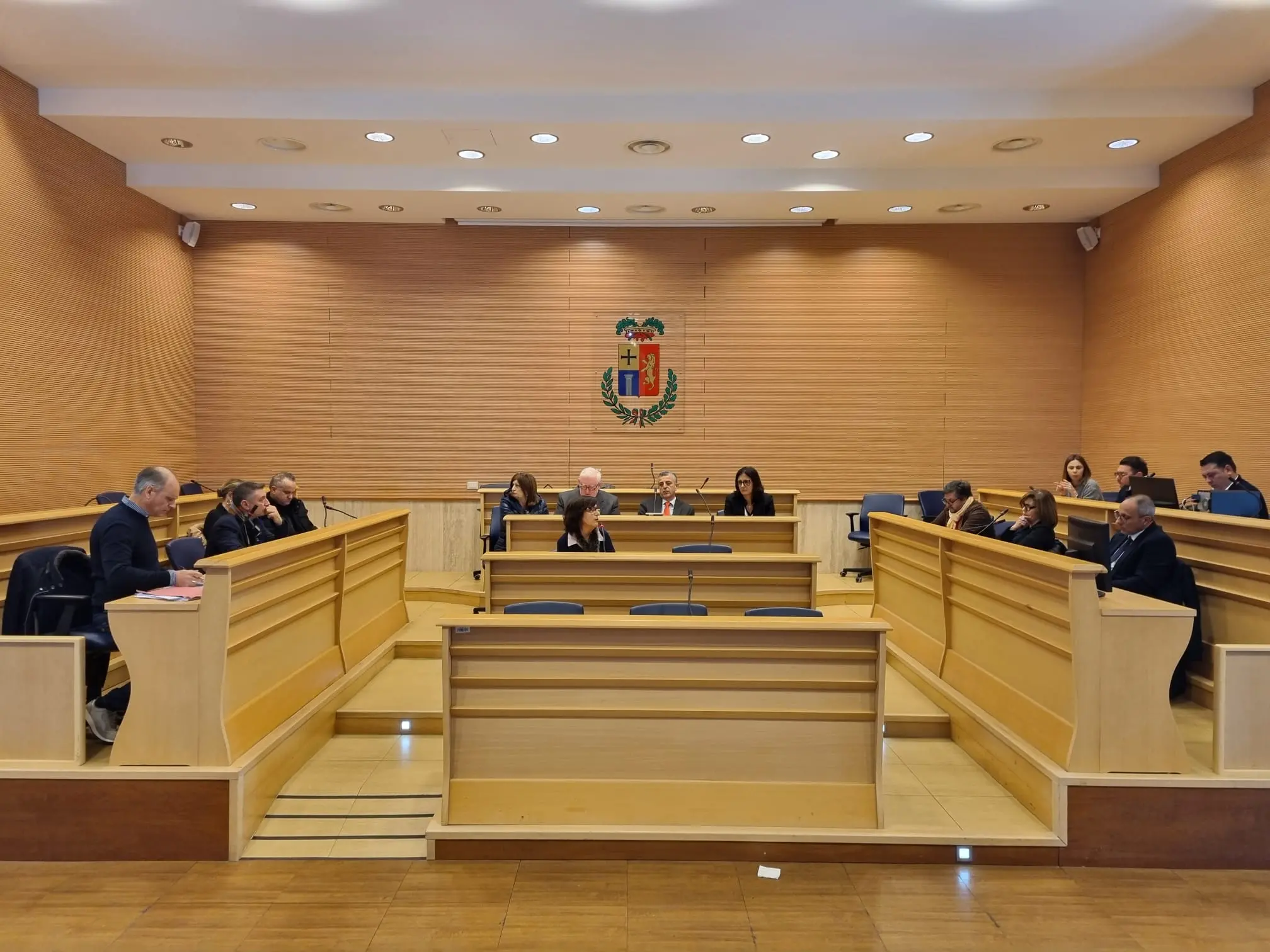 Provincia di Vibo, passano solo i debiti fuori bilancio mentre Dup e manovra vengono rinviati. Assegnate le deleghe ai consiglieri ma\u00A0Mangiardi e Tulino non accettano\n