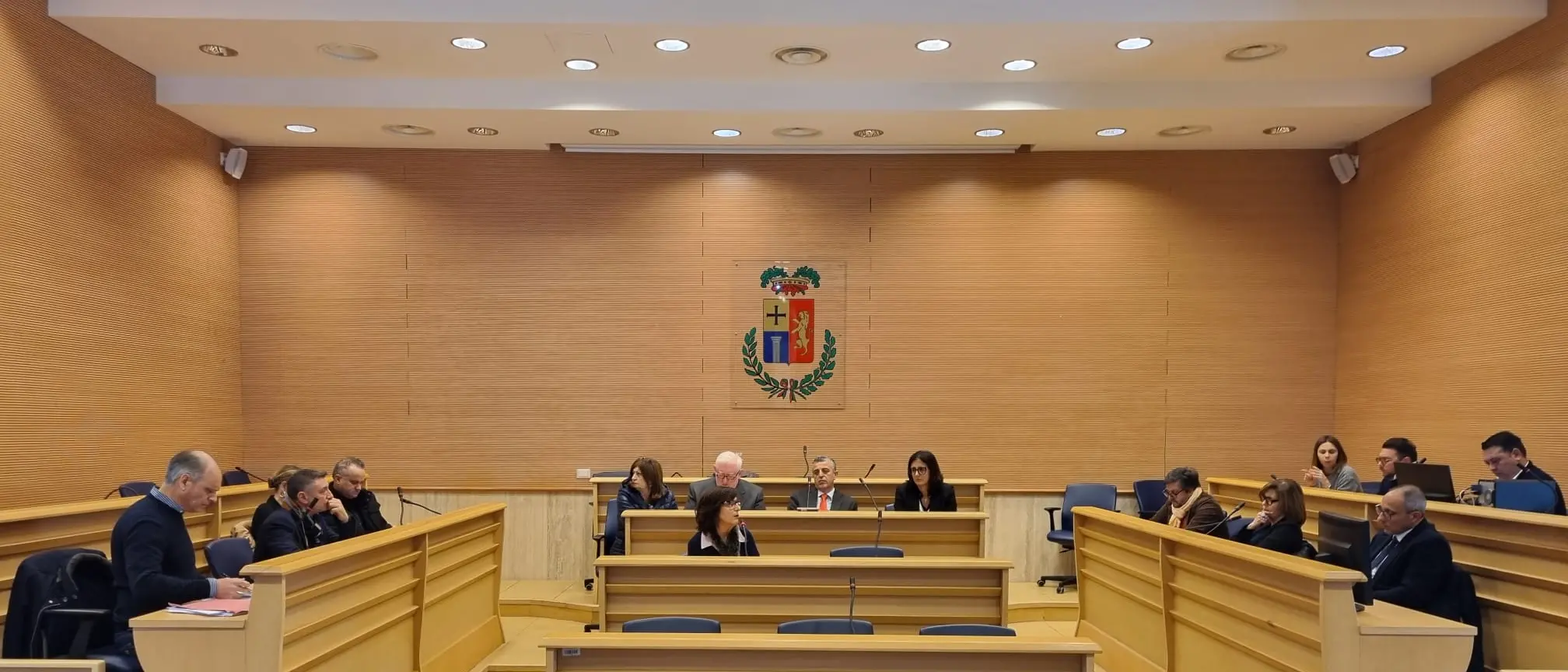 Provincia di Vibo, passano solo i debiti fuori bilancio mentre Dup e manovra vengono rinviati. Assegnate le deleghe ai consiglieri ma\u00A0Mangiardi e Tulino non accettano\n