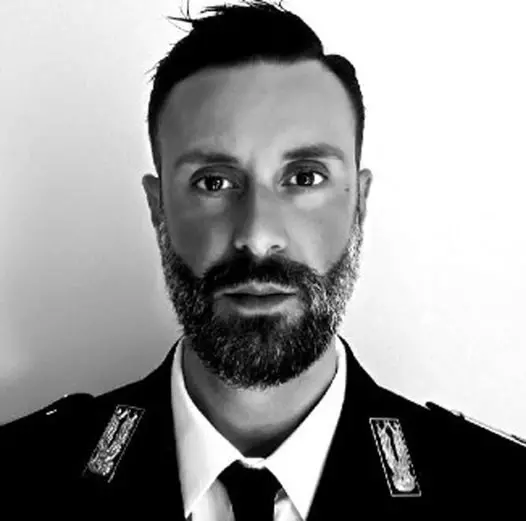 Rogoredo, il commissariato dove tutti sapevano: violenze, ricatti e silenzi fino alla morte di Mansouri\n