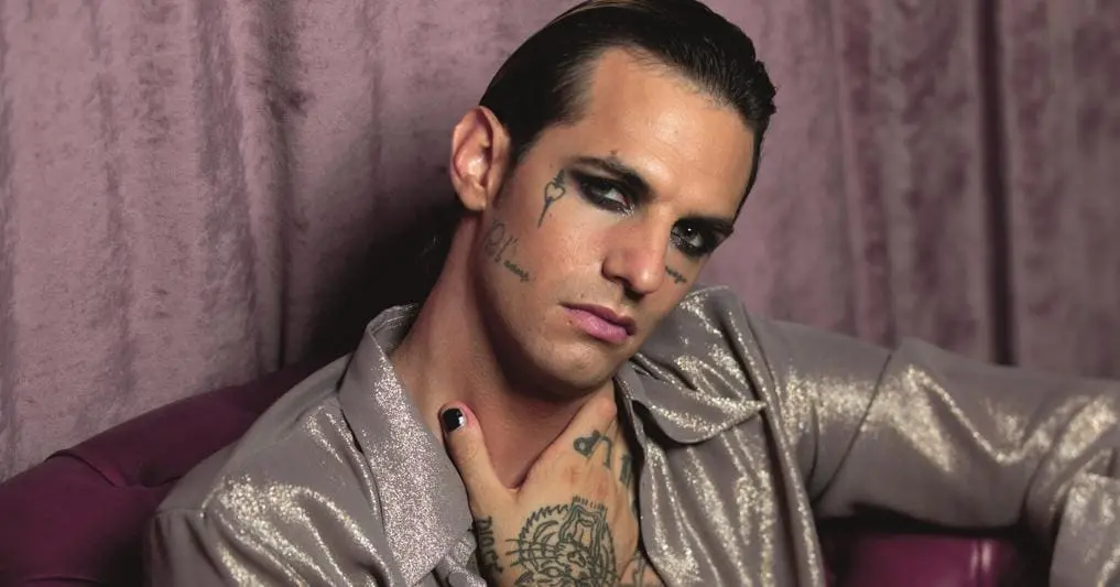 Lauro non c’è, Arisa inciampa e Fiorello punge: il Festival si infiamma tra assenze sospette, lapsus e frecciate in diretta\n