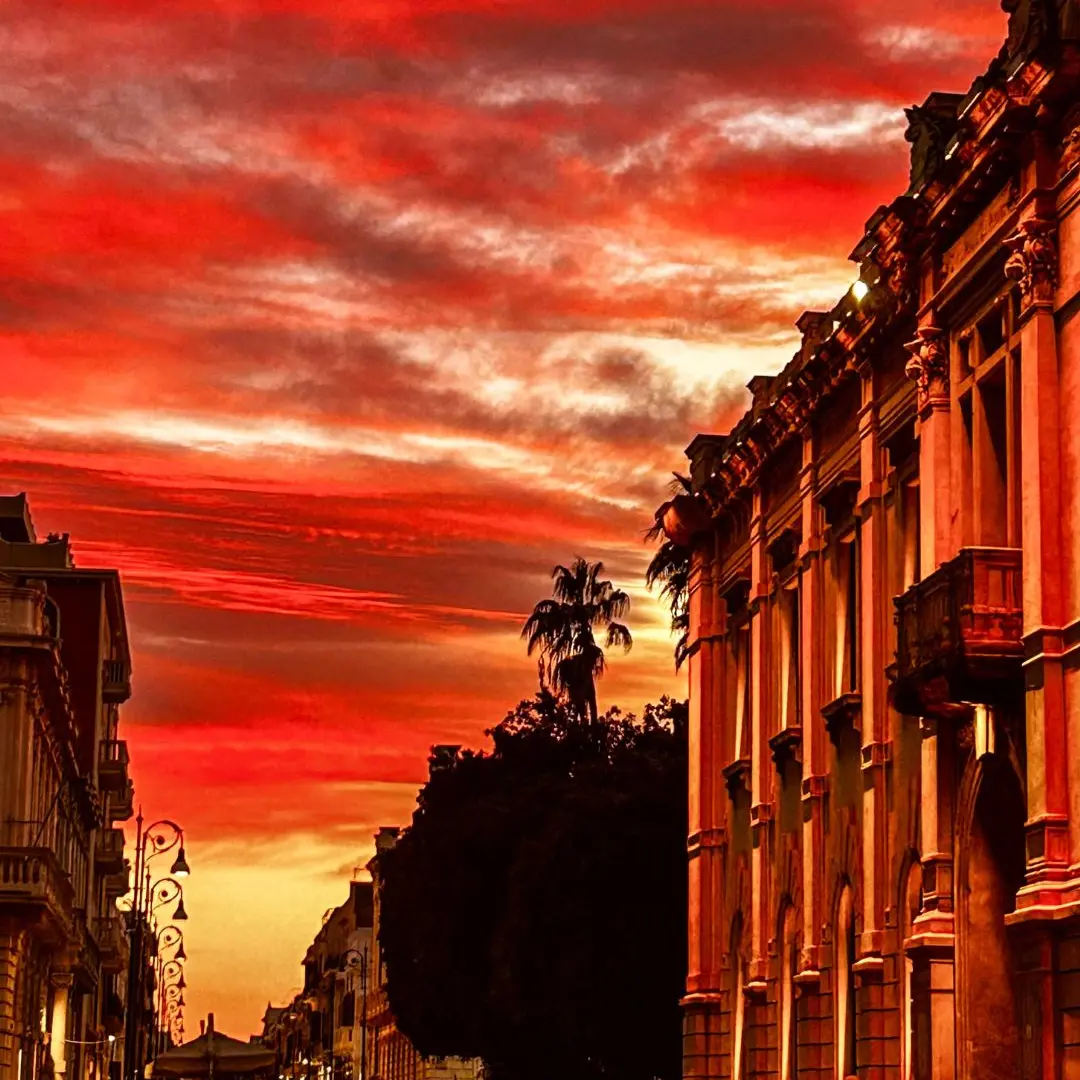 Tramonto d’amore sul Corso Garibaldi\n