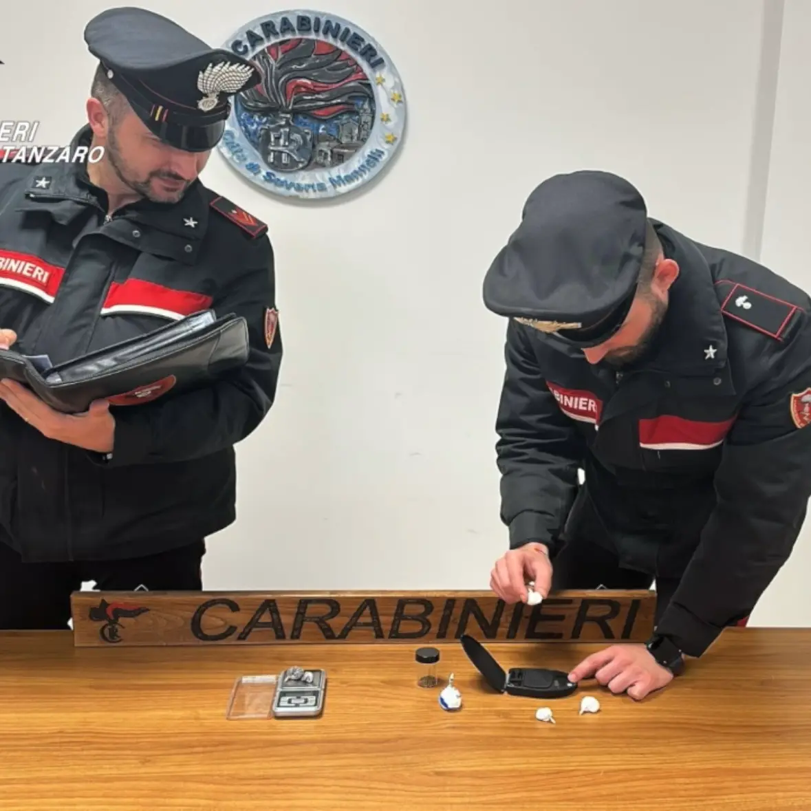 Linguaggio in codice e consegne a domicilio, rete di spaccio nel Reventino: i carabinieri ricostruiscono 50 scambi di droga\u00A0\n