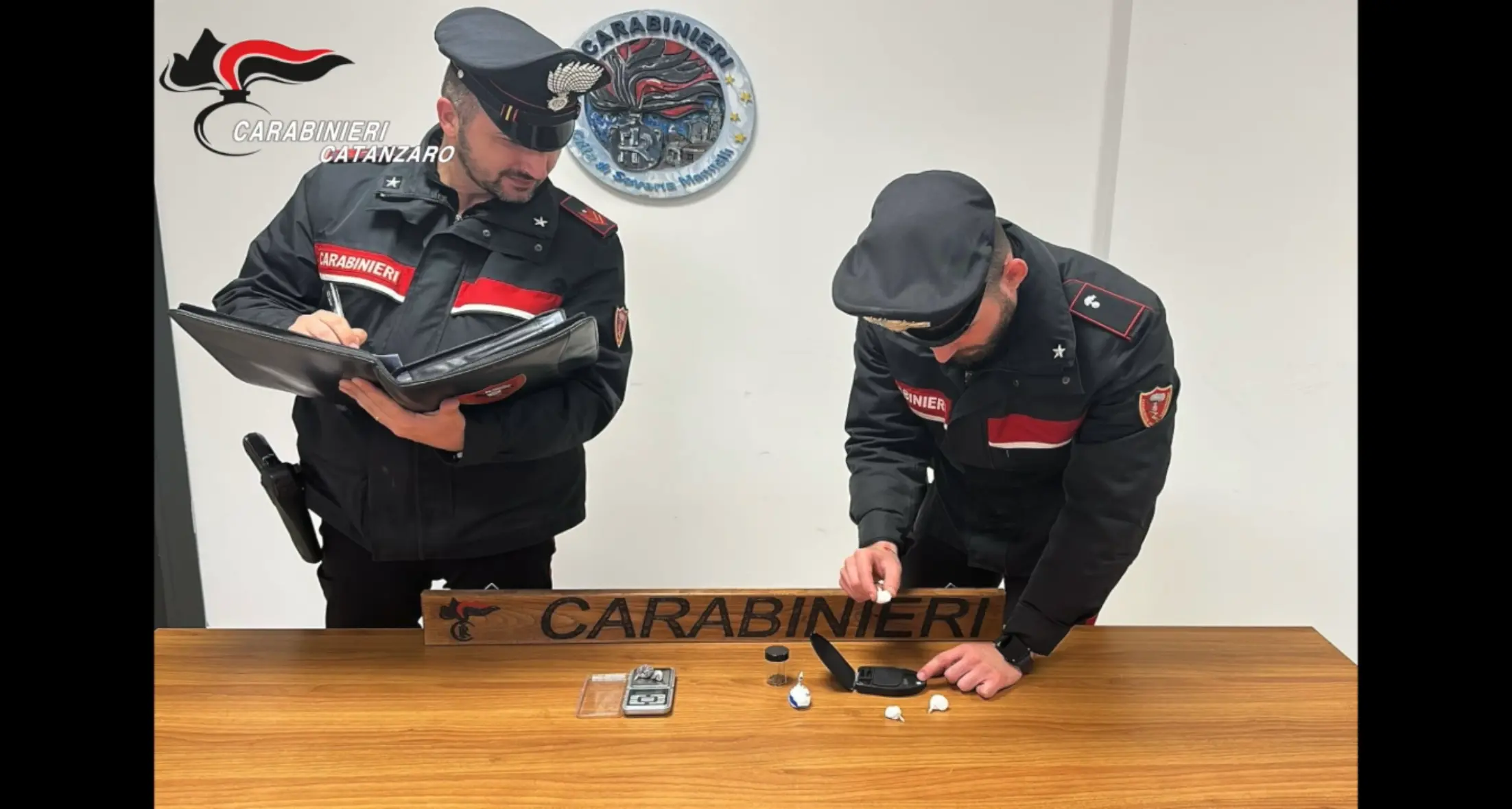 Linguaggio in codice e consegne a domicilio, rete di spaccio nel Reventino: i carabinieri ricostruiscono 50 scambi di droga\u00A0\n