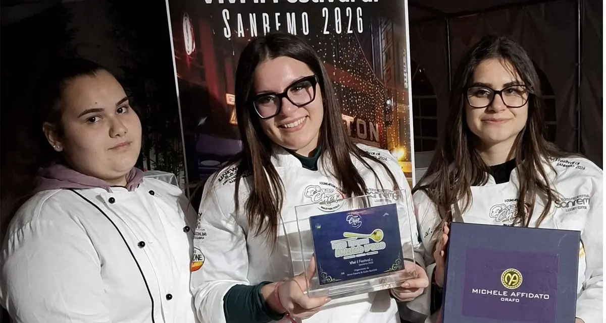 Paola trionfa a Sanremo: “Calabria ripiena” conquista il Mestolo d’Oro\n