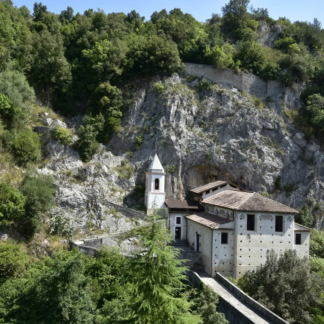 Tra borghi, mare e parchi: cinque comuni della Riviera dei Cedri puntano al turismo integrato, ecco il progetto\n