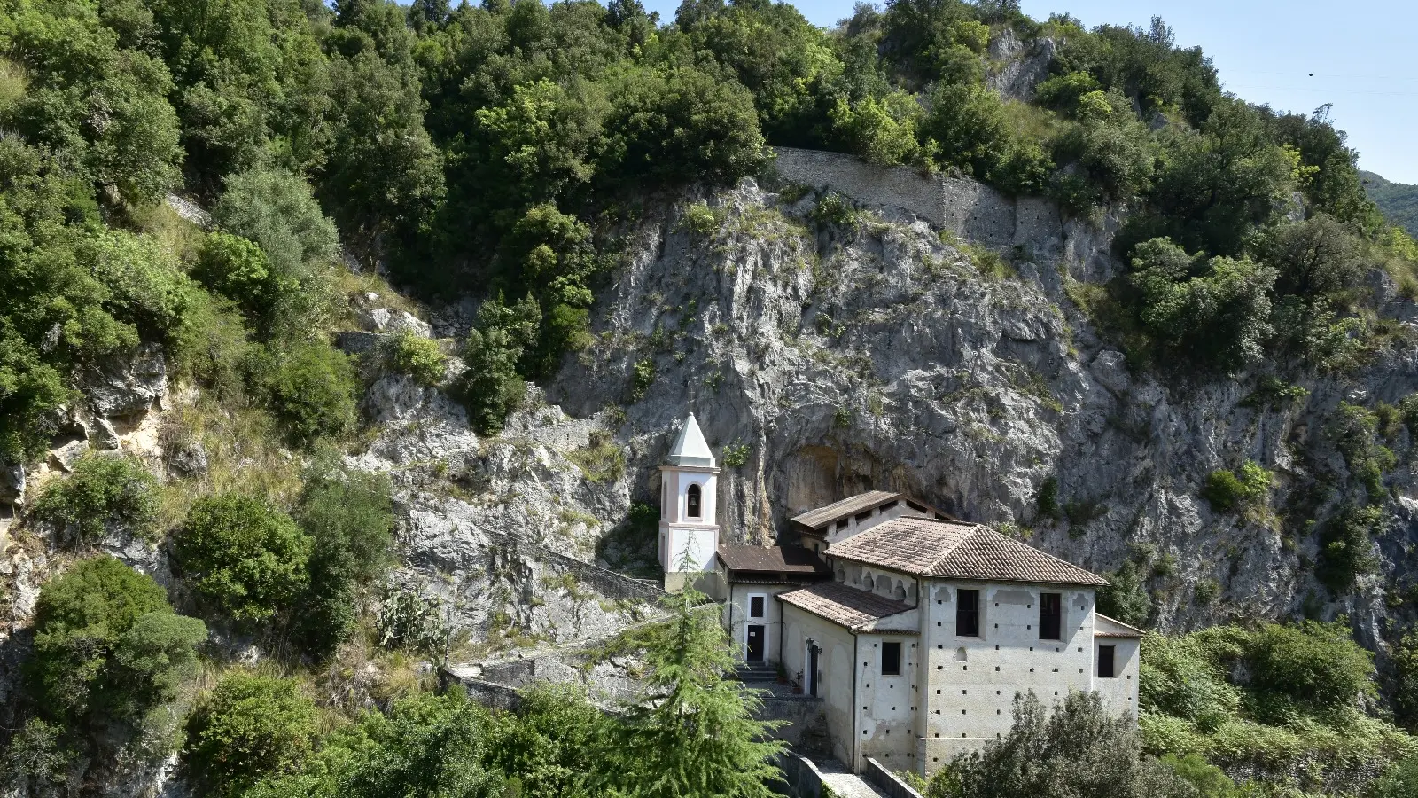 Tra borghi, mare e parchi: cinque comuni della Riviera dei Cedri puntano al turismo integrato, ecco il progetto\n