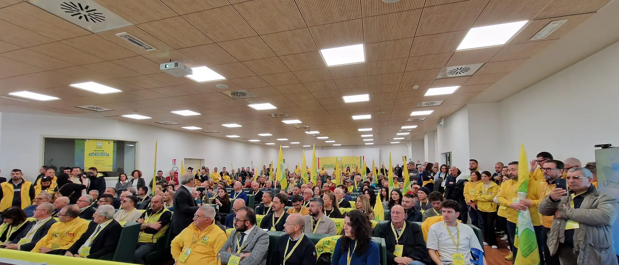 «Centinaia di aziende in ginocchio, 300 milioni non bastano»: Coldiretti Calabria chiama il Governo\n