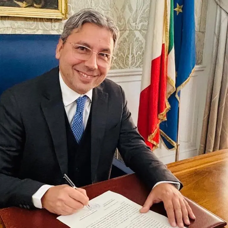 <p>Provincia di Cosenza, <span style=\"color:hsl(0, 75%, 60%);\">Lamensa</span>: «Estranei alla vicenda, ho denunciato alla procura per tutelare l'Ente»</p>