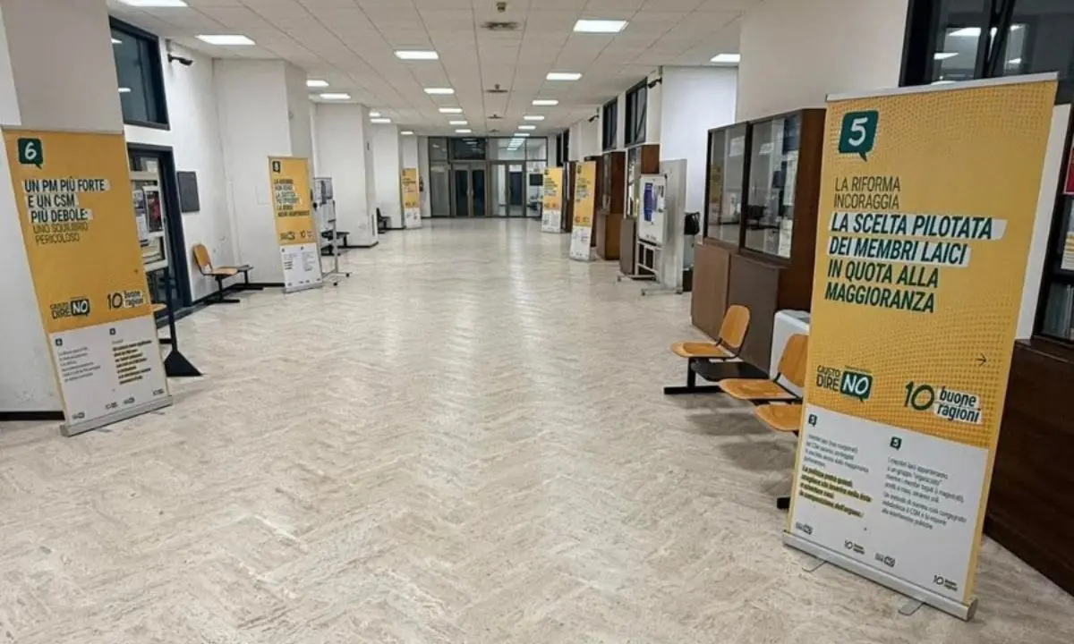 Referendum, OCF e Camera Penale di Cosenza contro i cartelloni del No in tribunale\n