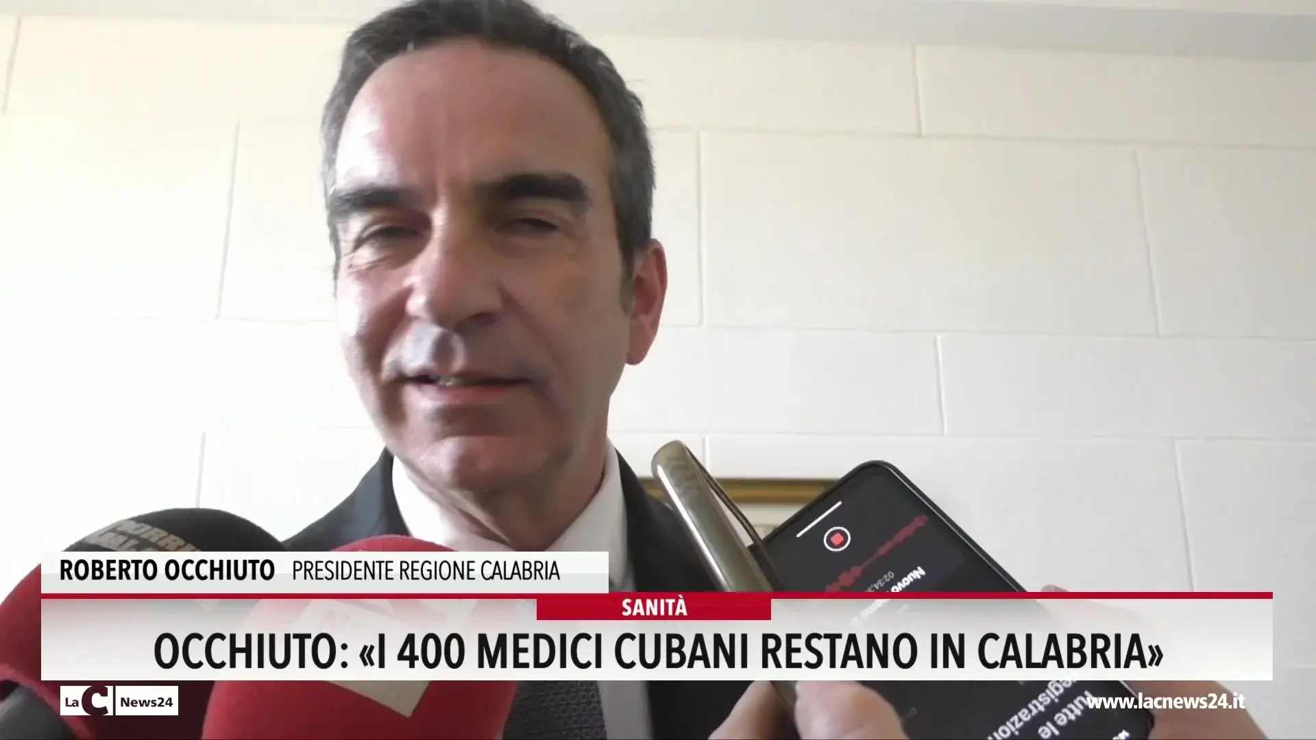 Occhiuto, i 400 medici Cubani restano in Calabria