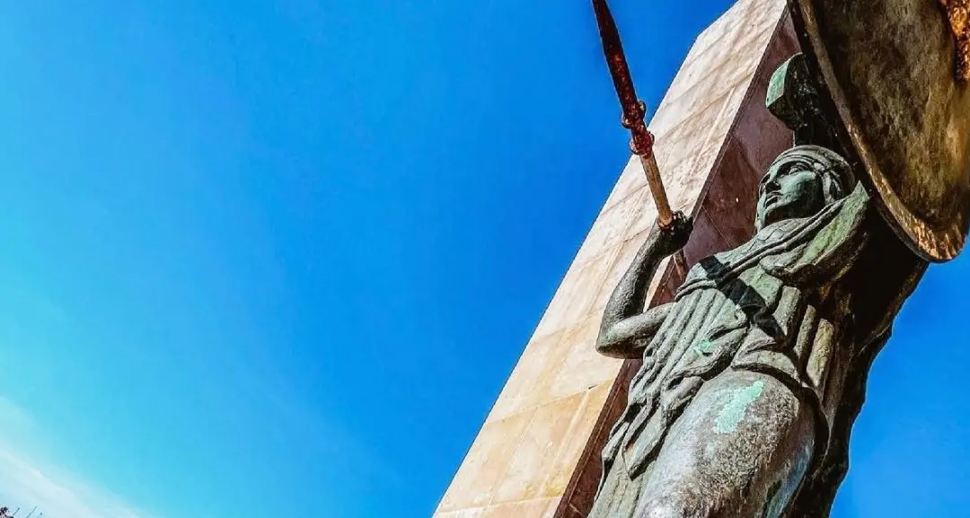 Athena, custode d’eterno splendore\n