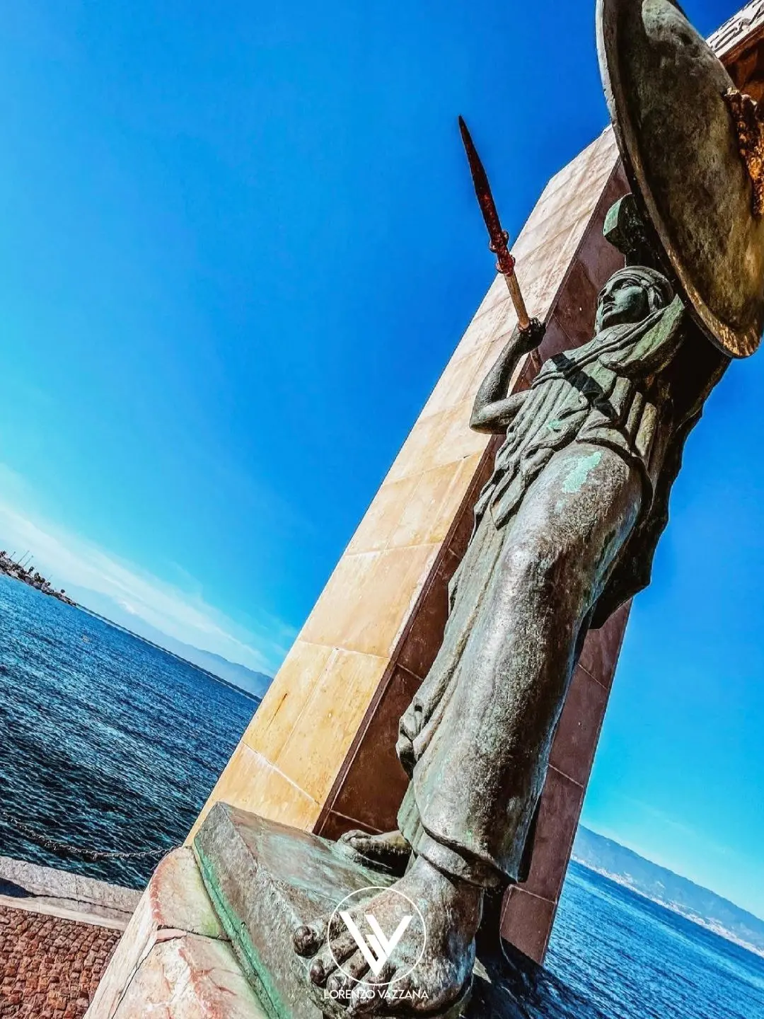 Athena, custode d’eterno splendore\n